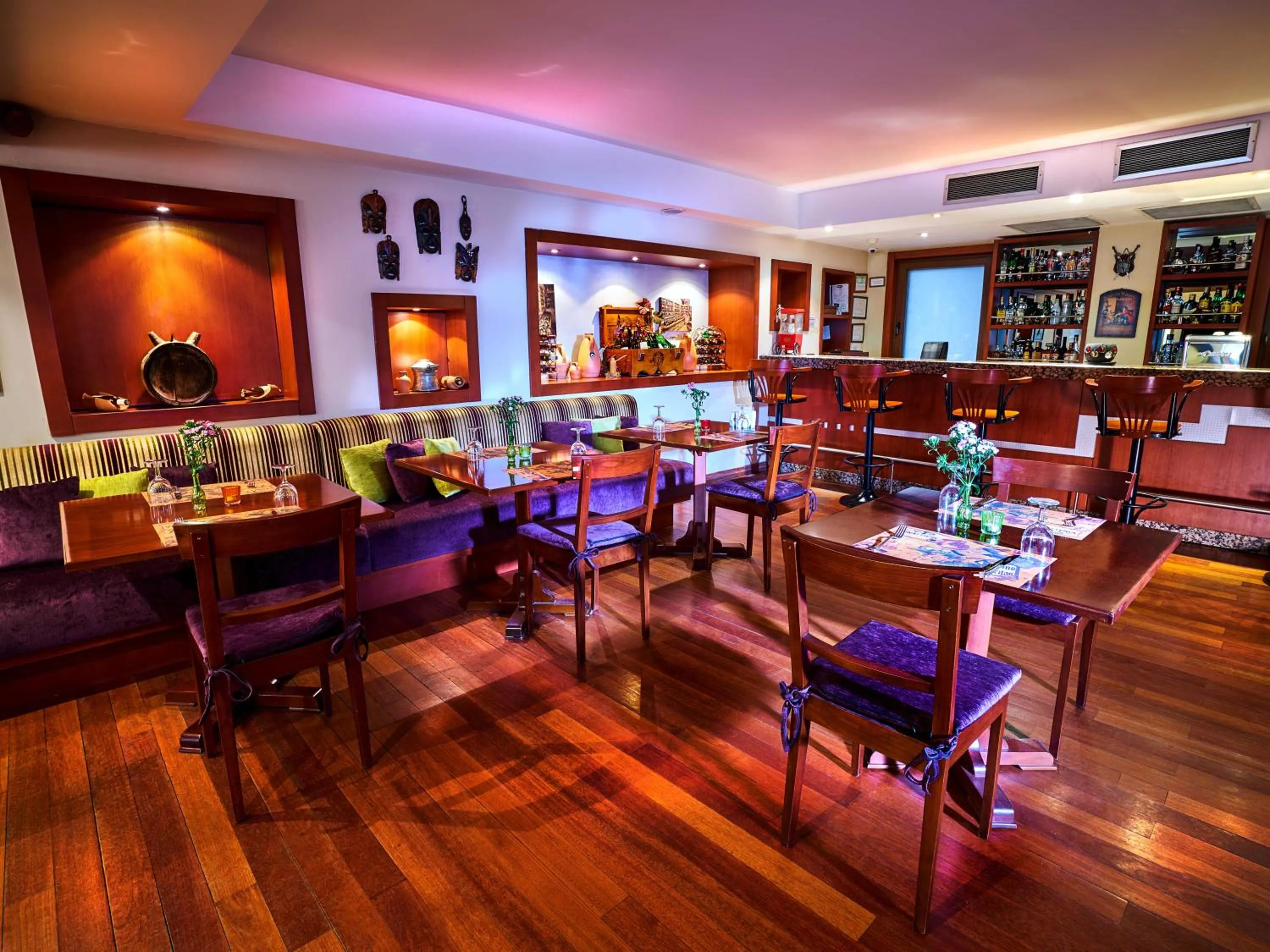 Restaurant/places to eat in Feronya Hotel