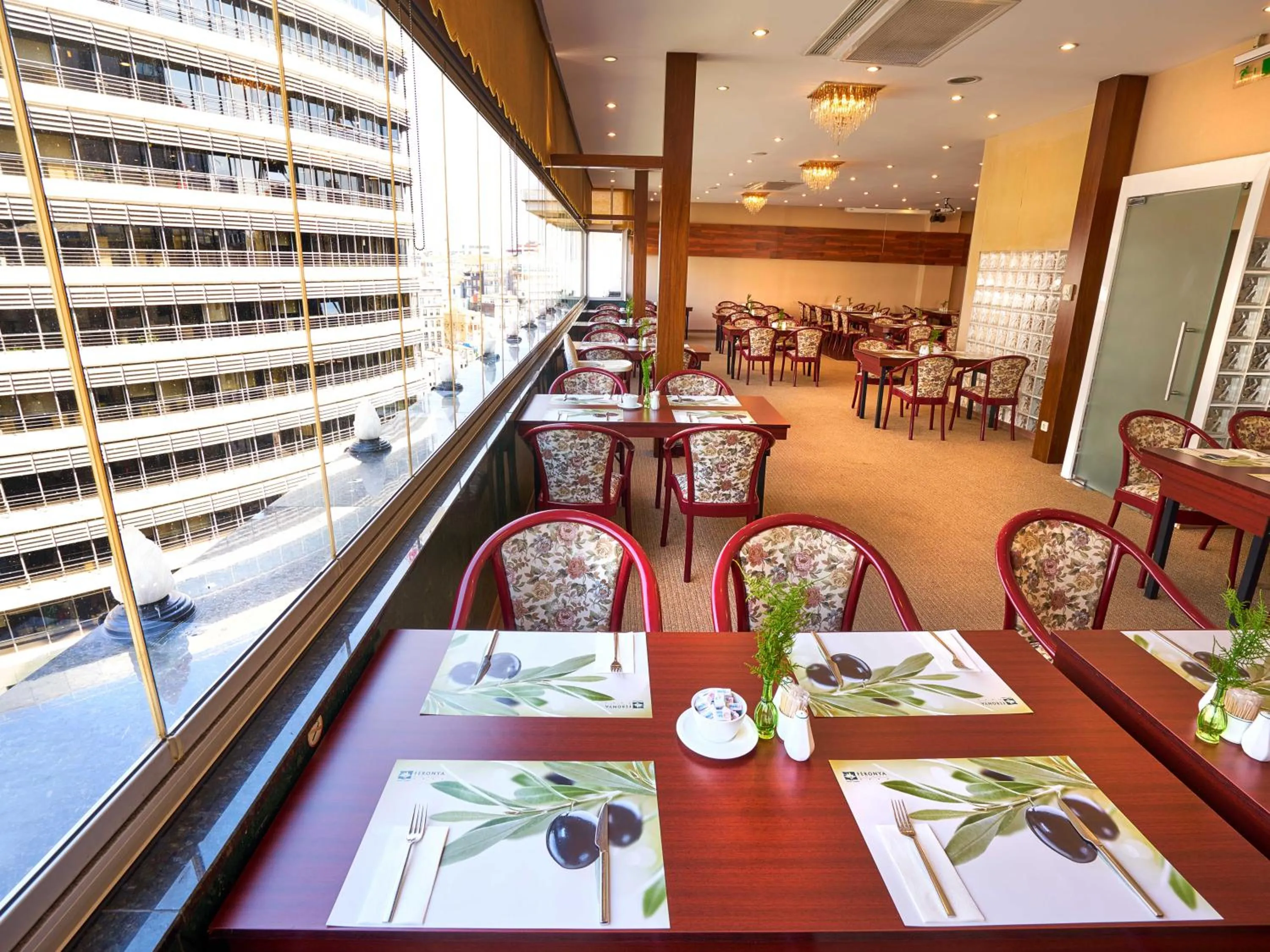 Restaurant/places to eat in Feronya Hotel