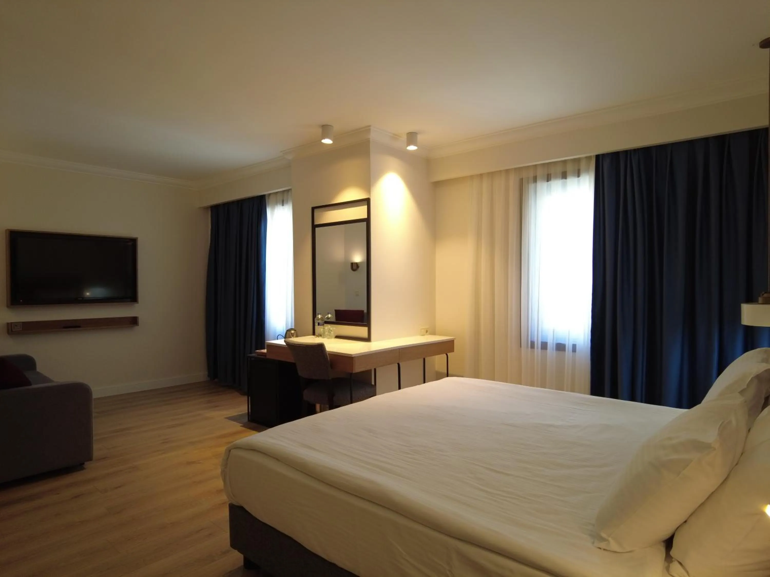 Photo of the whole room, Bed in Feronya Hotel