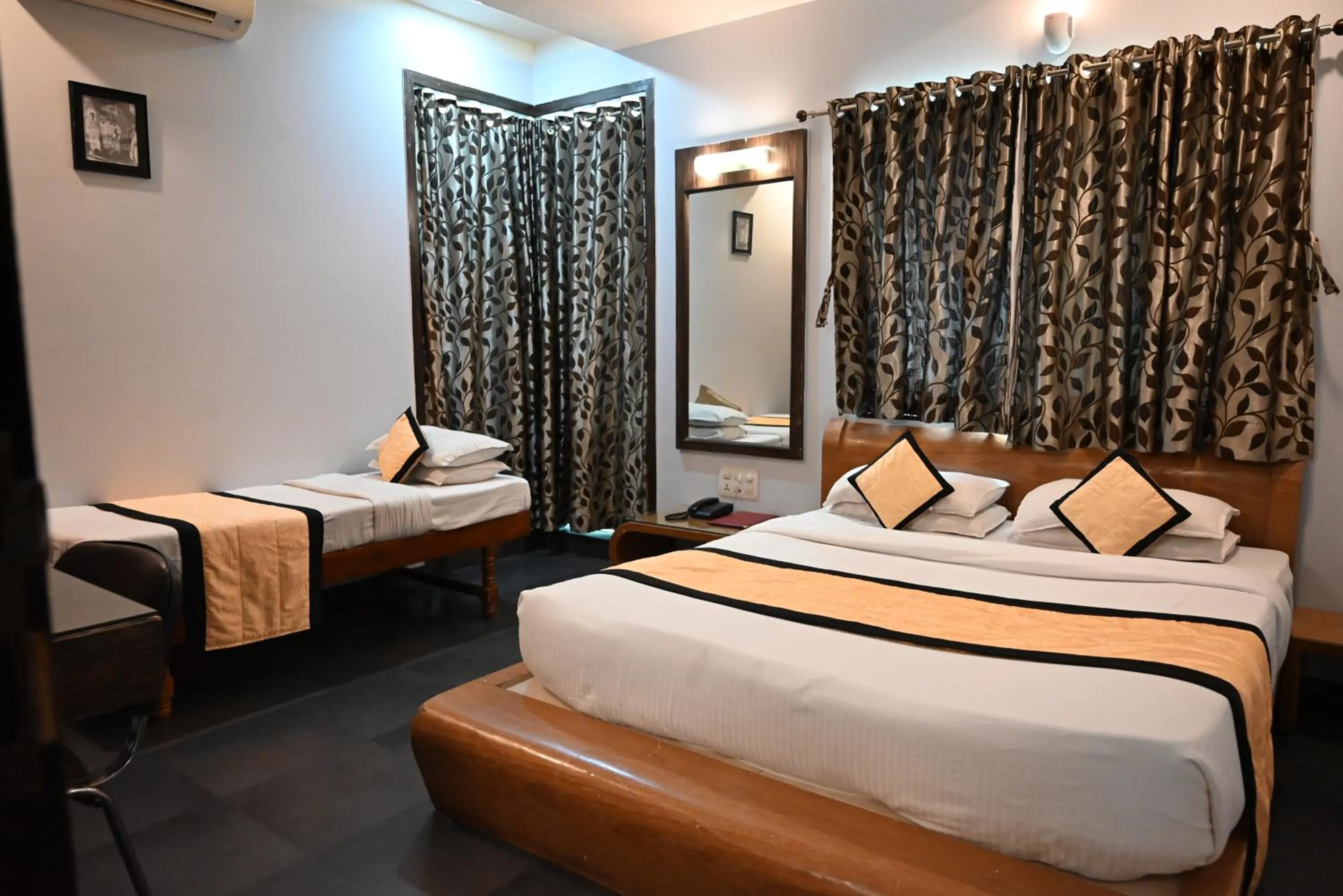 Property building, Bed in Hotel Shradha Saburi Palace