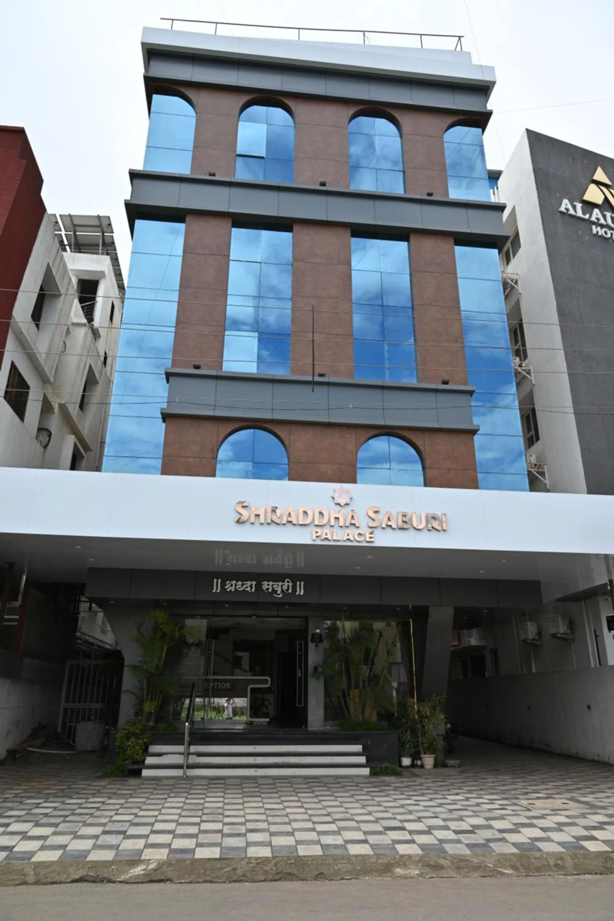 Property building in Hotel Shradha Saburi Palace