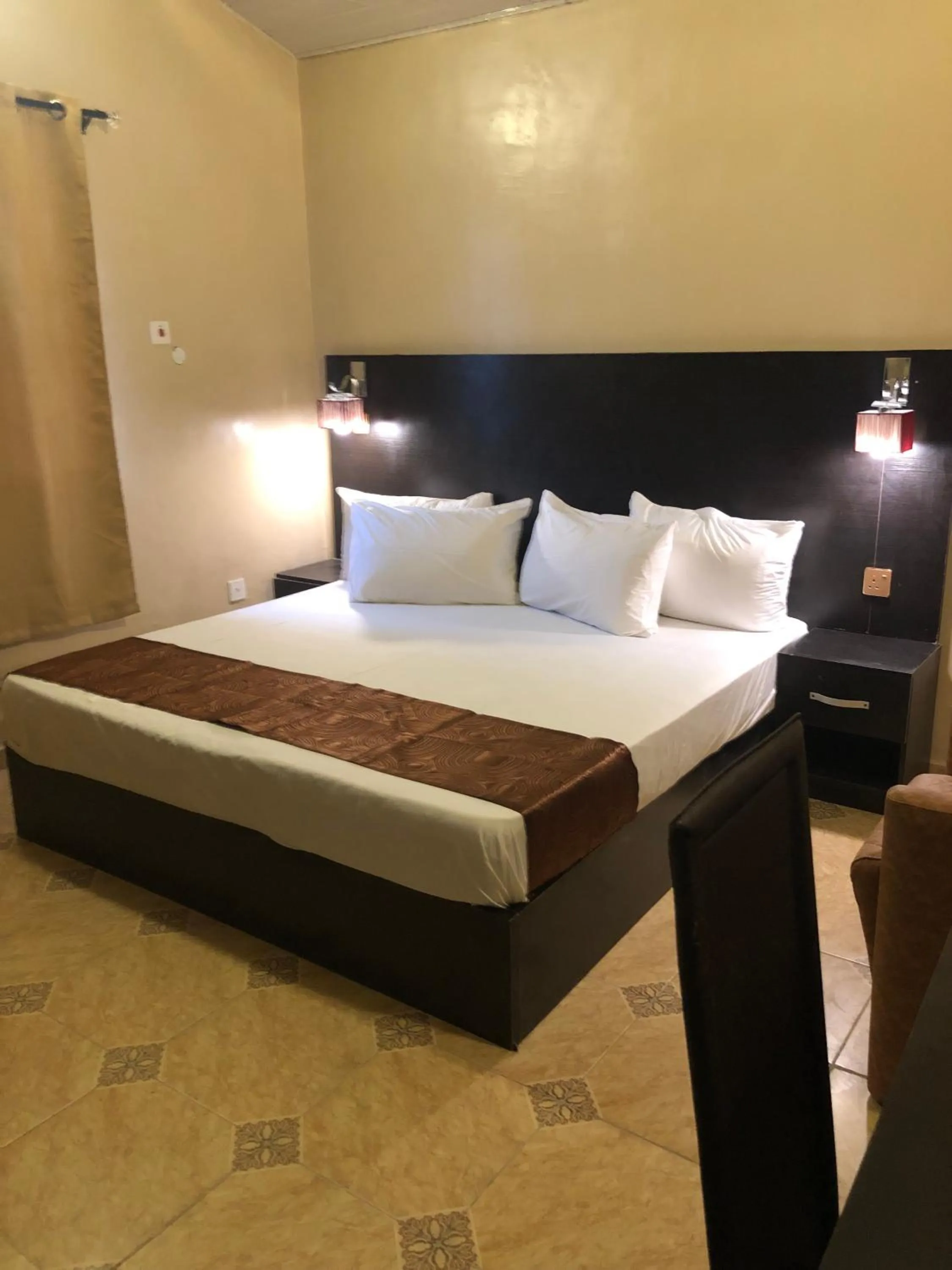 Bedroom, Bed in Posh Apartments Business Hotel