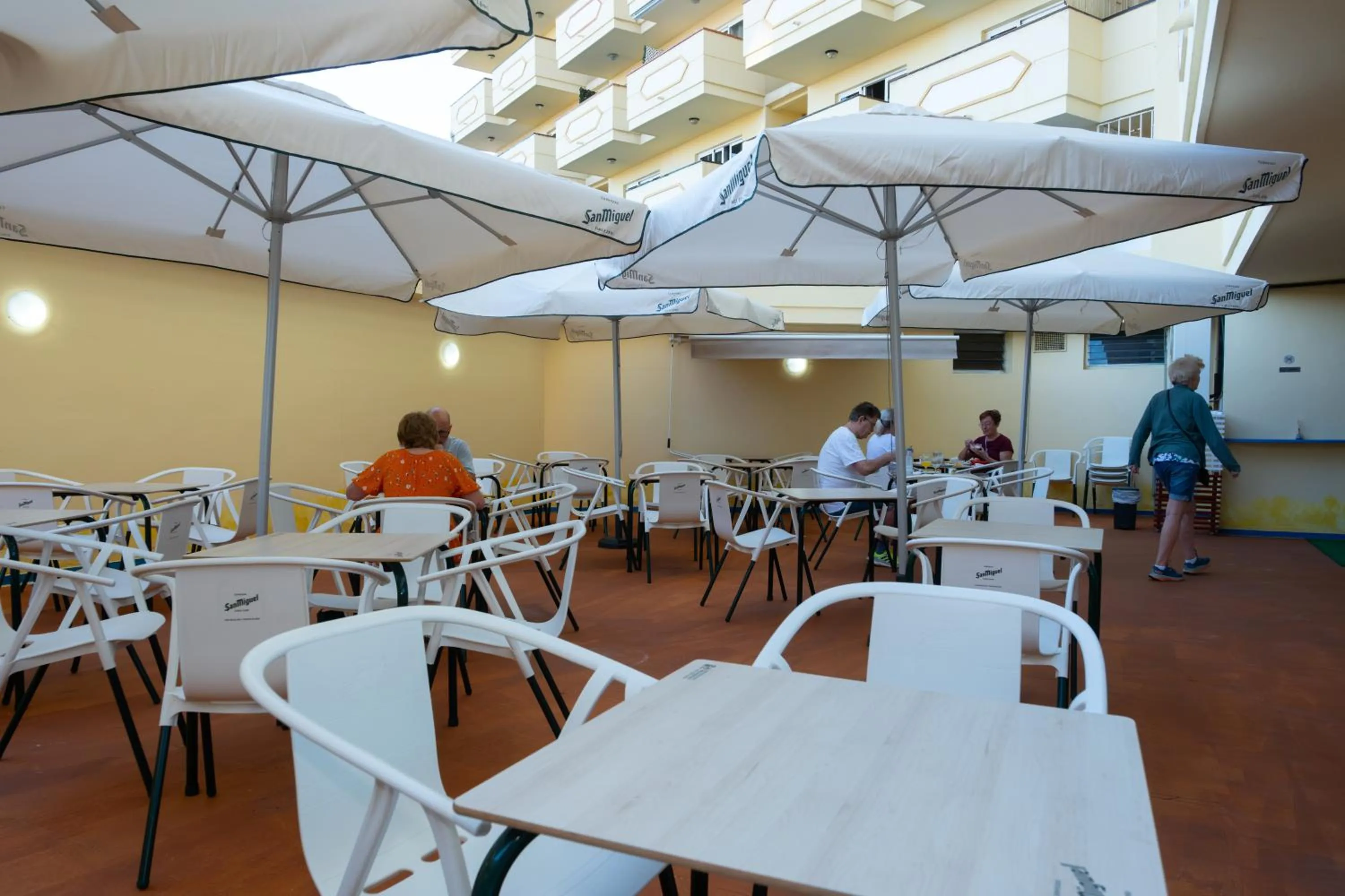 Breakfast in Apartamentos Teneguia