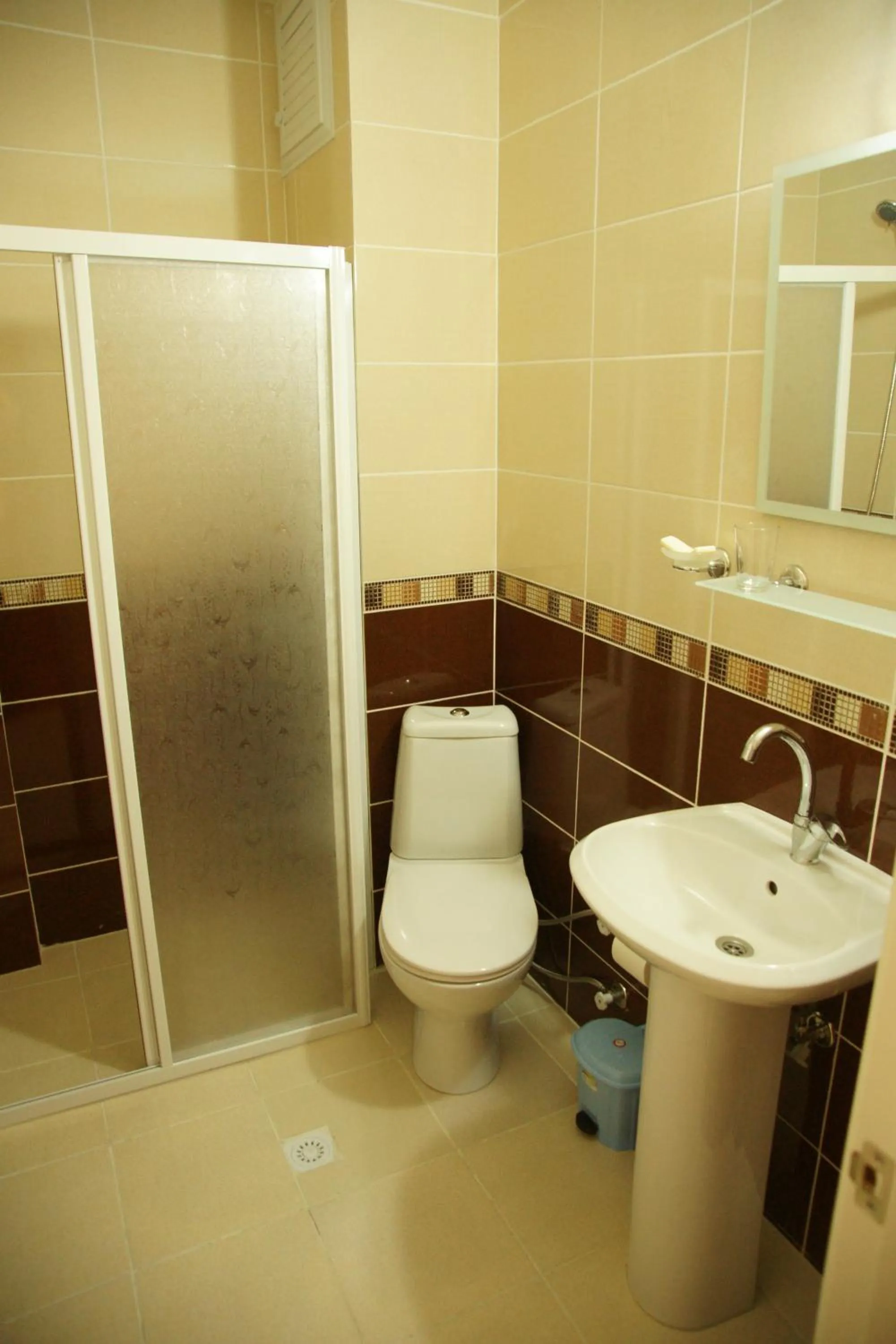 Shower in Meta Hotel