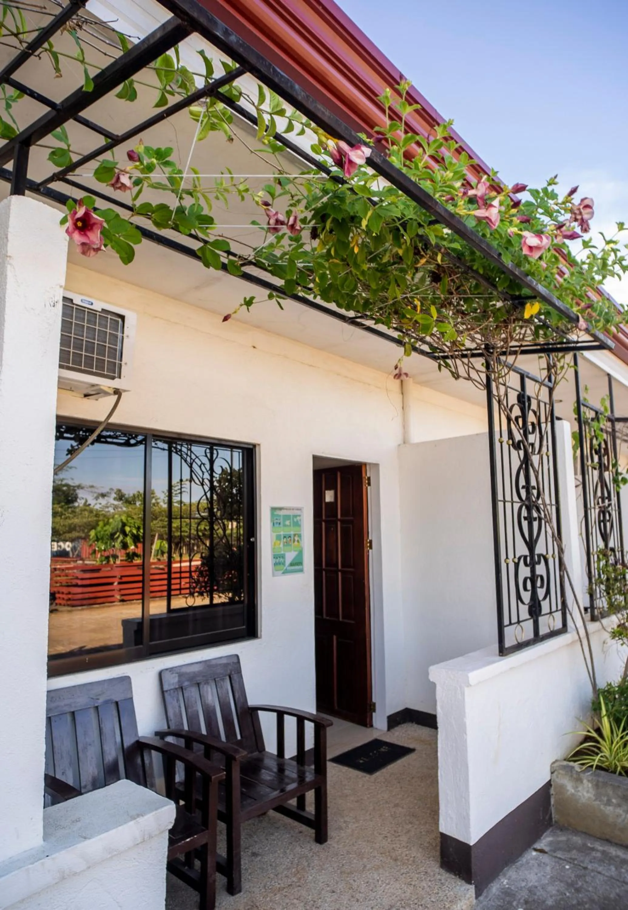 Panglao Village Court Apartment Stay Inn