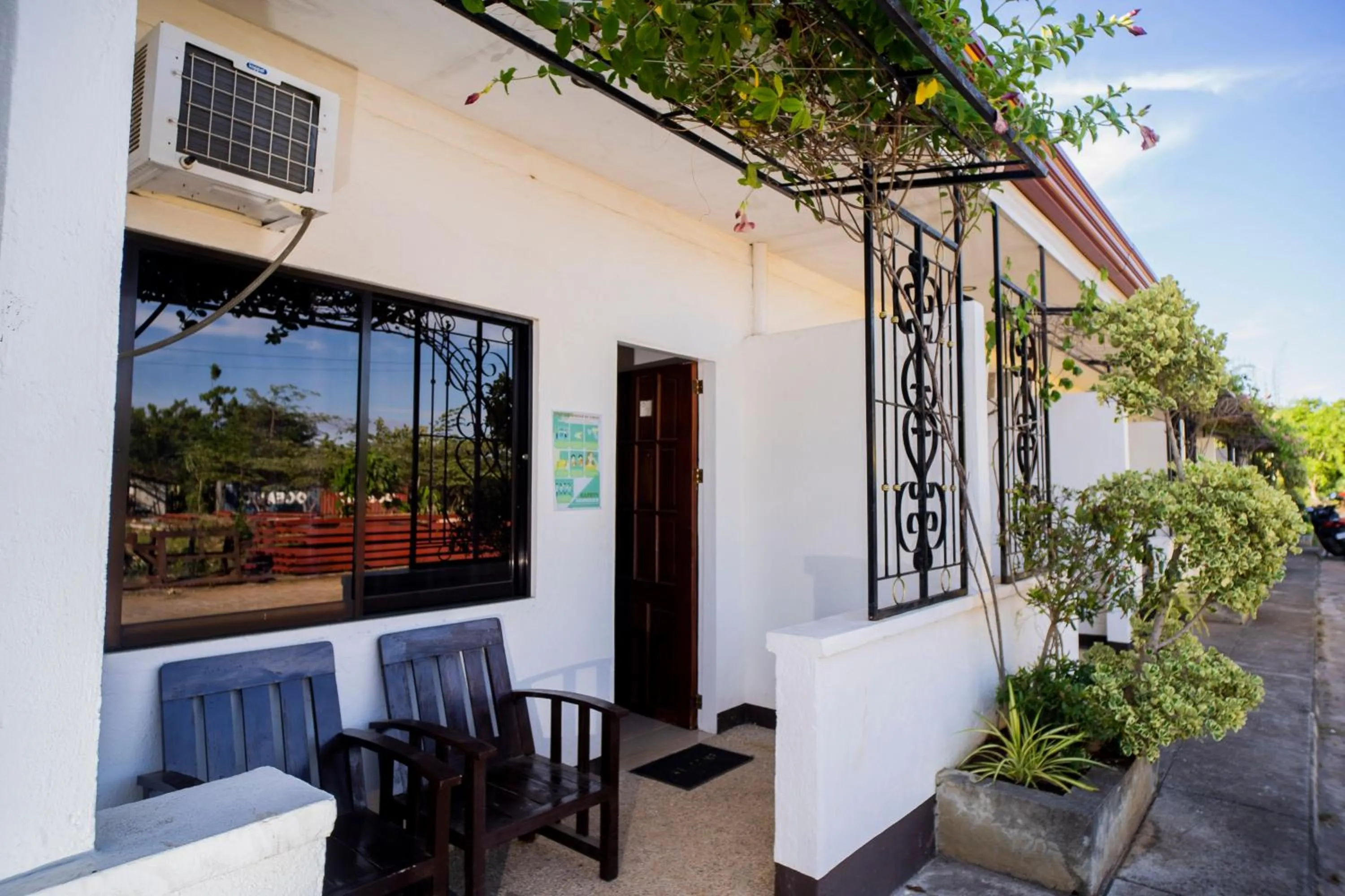 Panglao Village Court Apartment Stay Inn