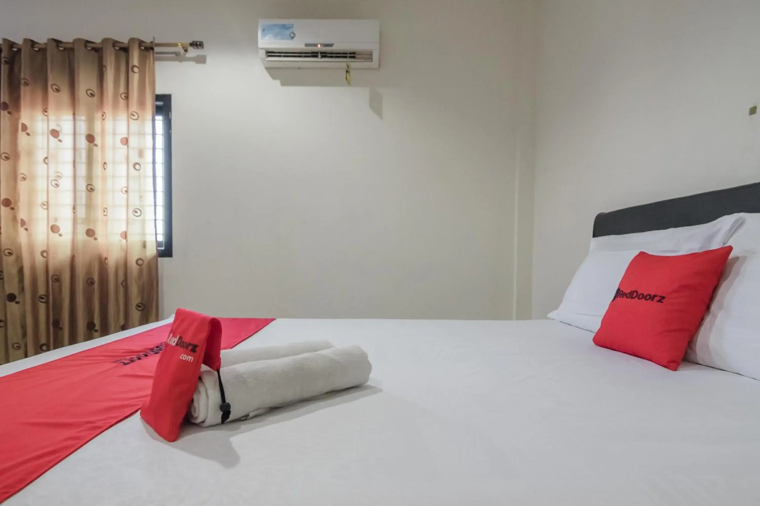 Bedroom, Bed in RedDoorz Syariah near Jamtos Jambi Bedroom, Bed in RedDoorz Syariah near Jamtos Jambi