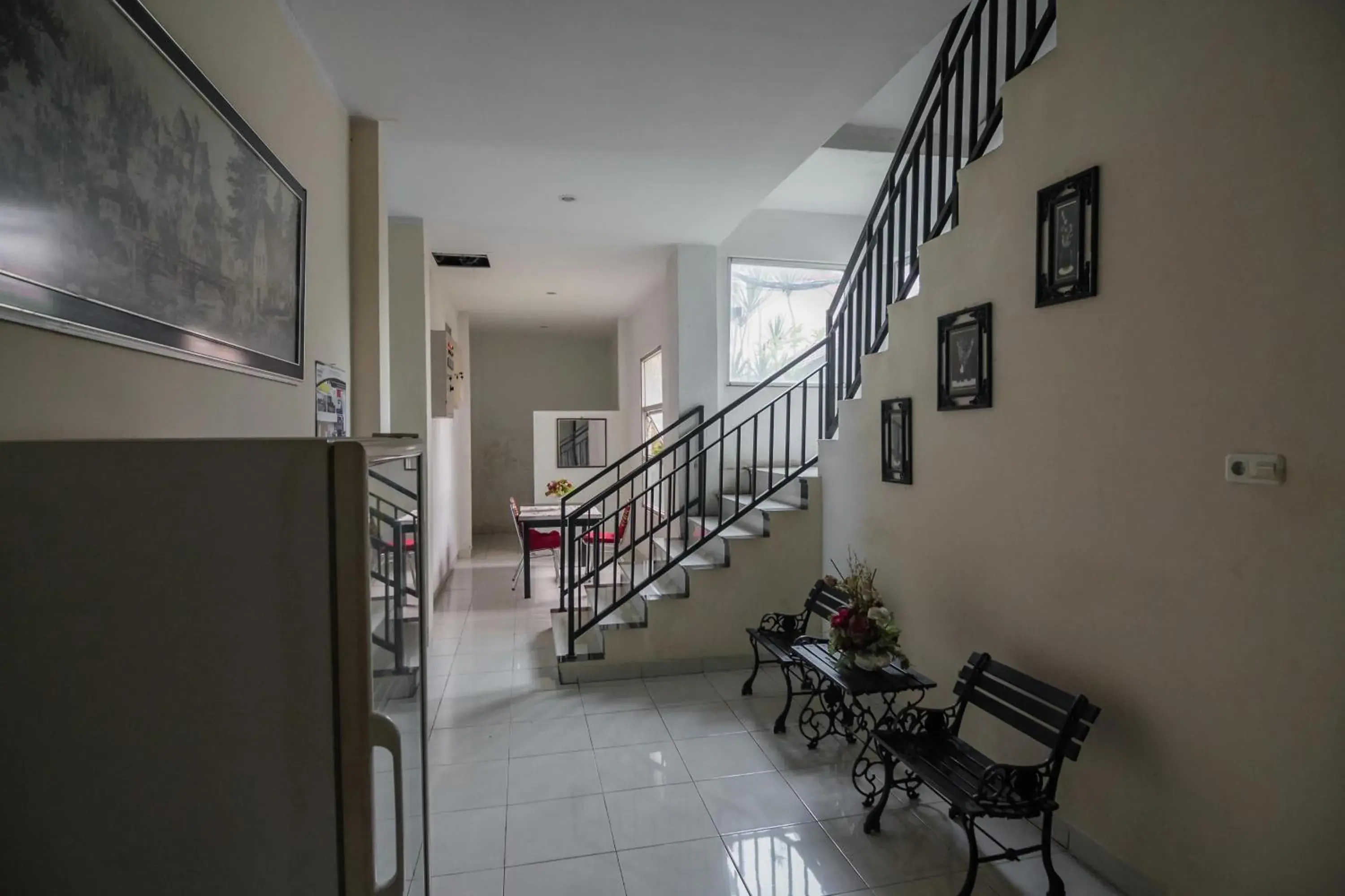 Lobby or reception in RedDoorz Syariah near Jamtos Jambi Lobby or reception in RedDoorz Syariah near Jamtos Jambi