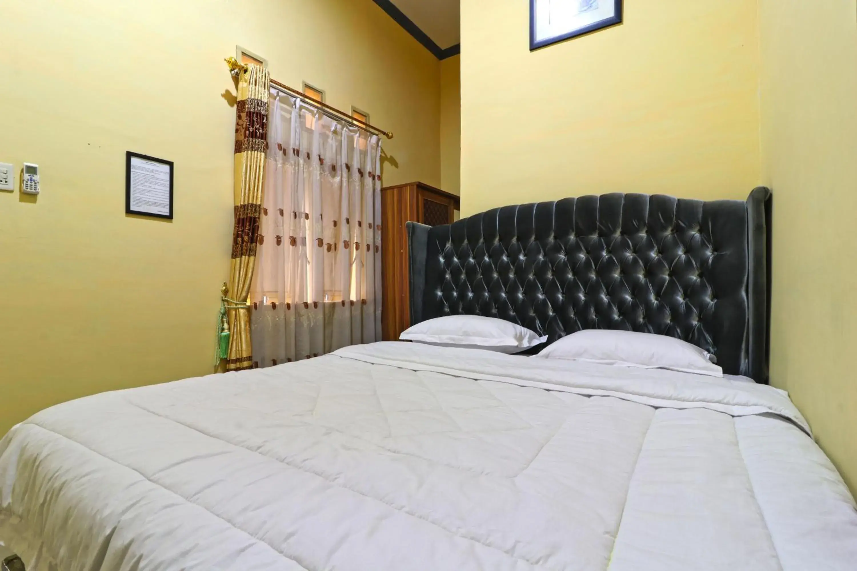 Superior Double Room in Wisma Barokah Superior Double Room in Wisma Barokah