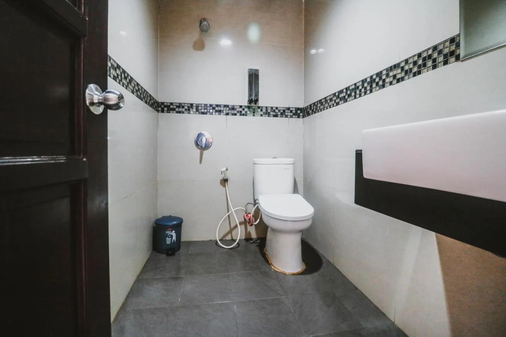 Bathroom in RedDoorz Plus near Universitas Negeri Makassar