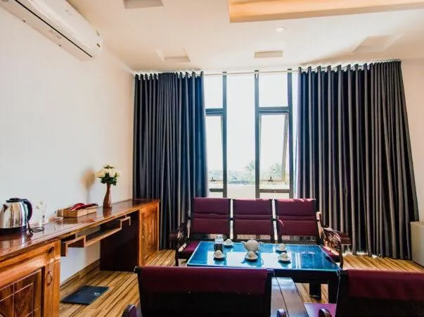 Khách sạn Hoàng My