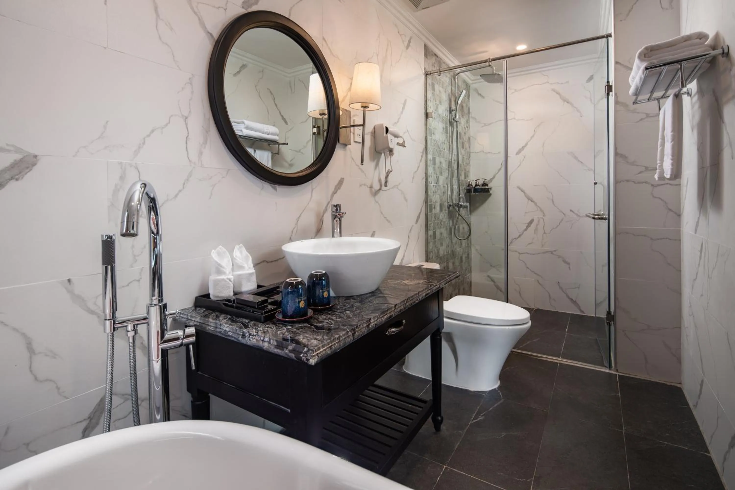 Toilet in Rosy Cruises