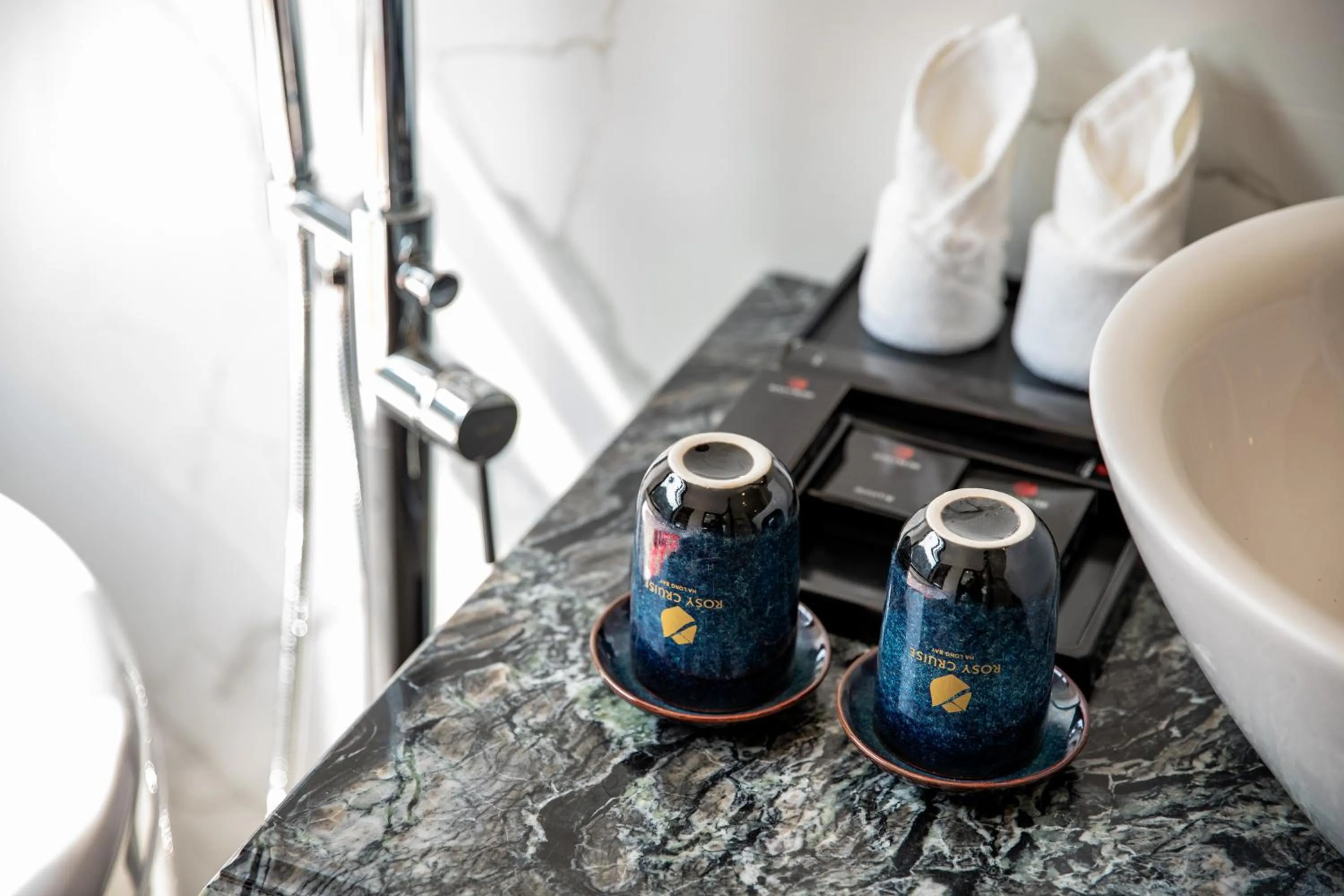 Bathroom in Rosy Cruises