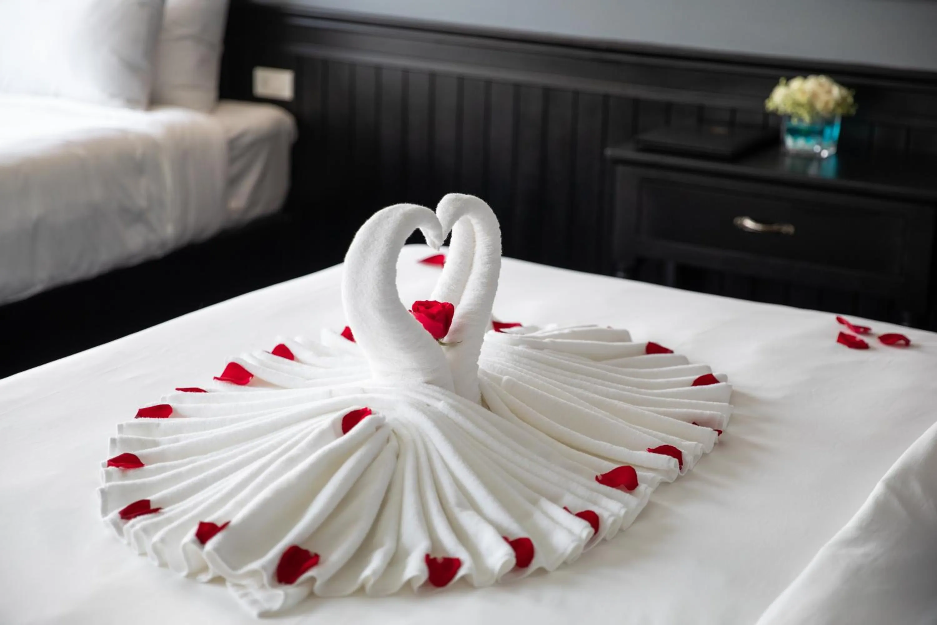 Decorative detail, Bed in Rosy Cruises