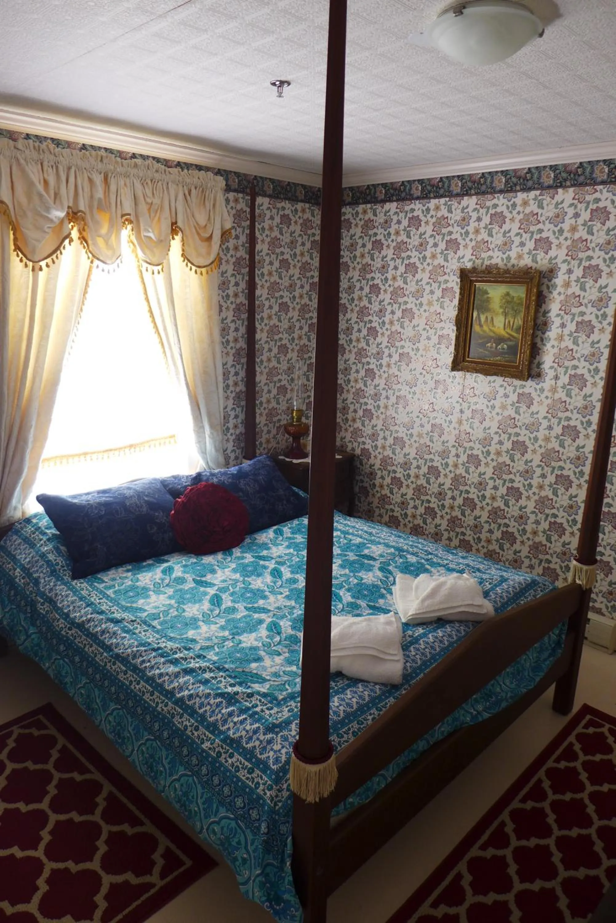 Bed in St. George Hotel