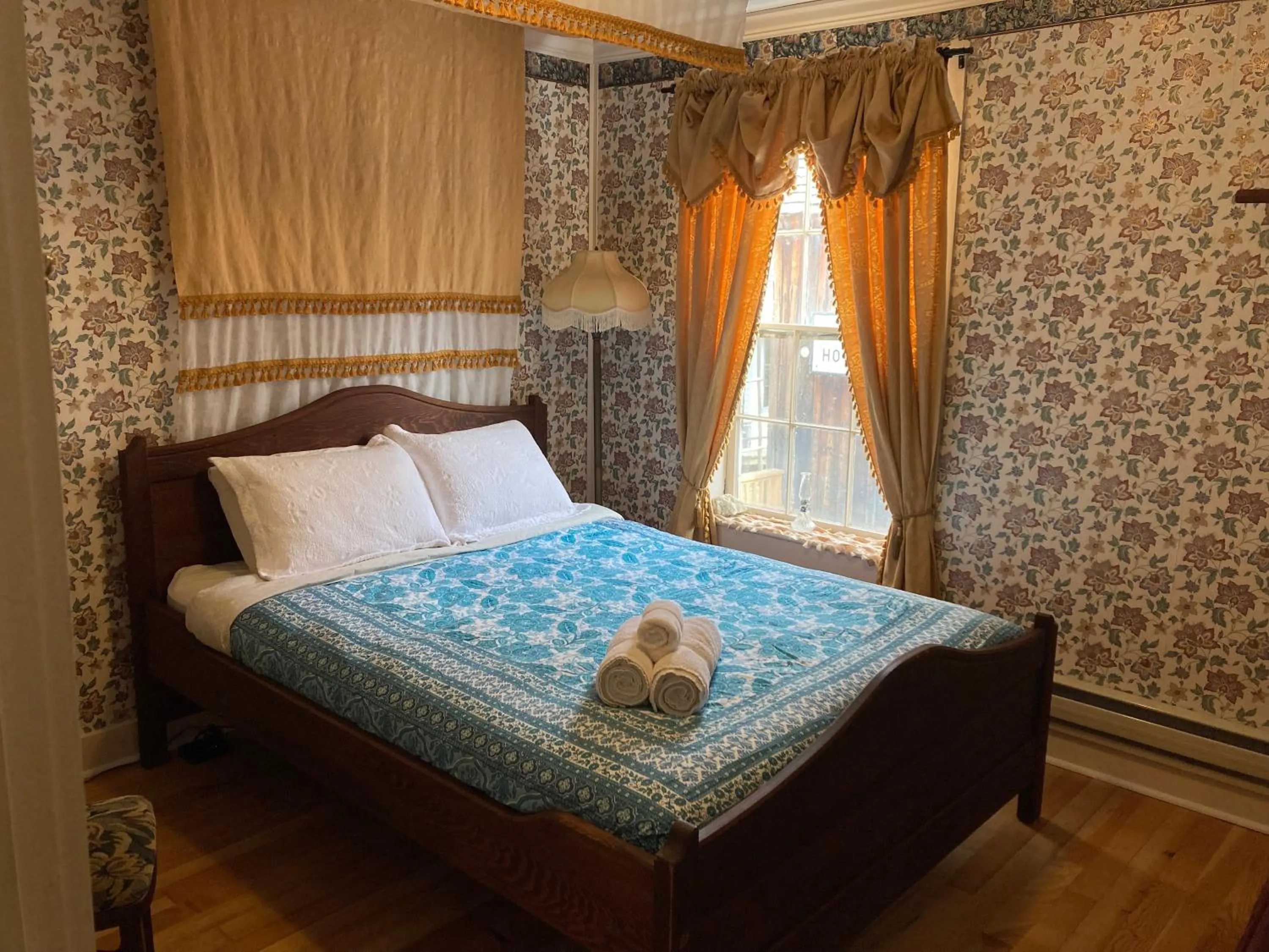 Bed in St. George Hotel