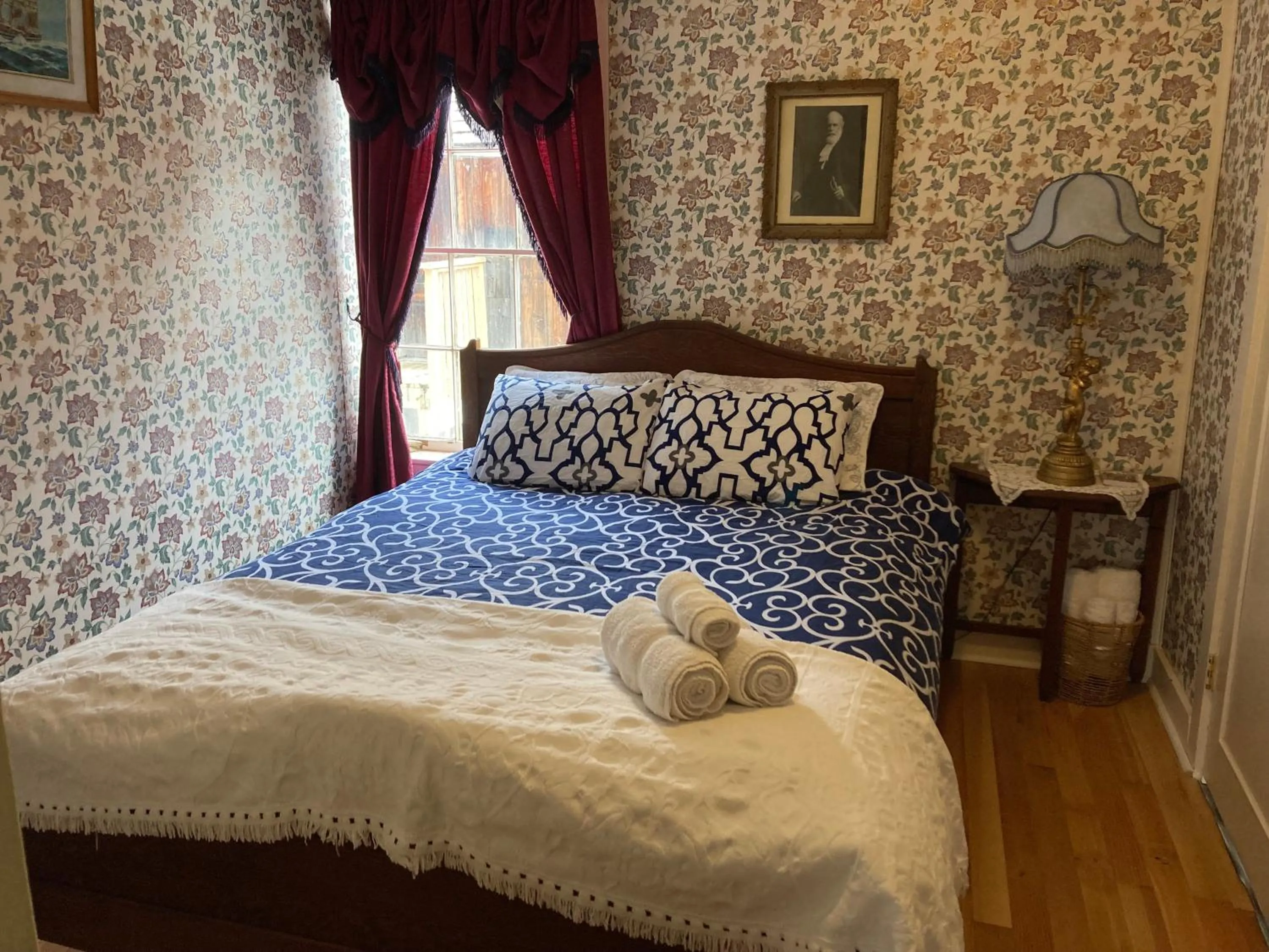 Bed in St. George Hotel