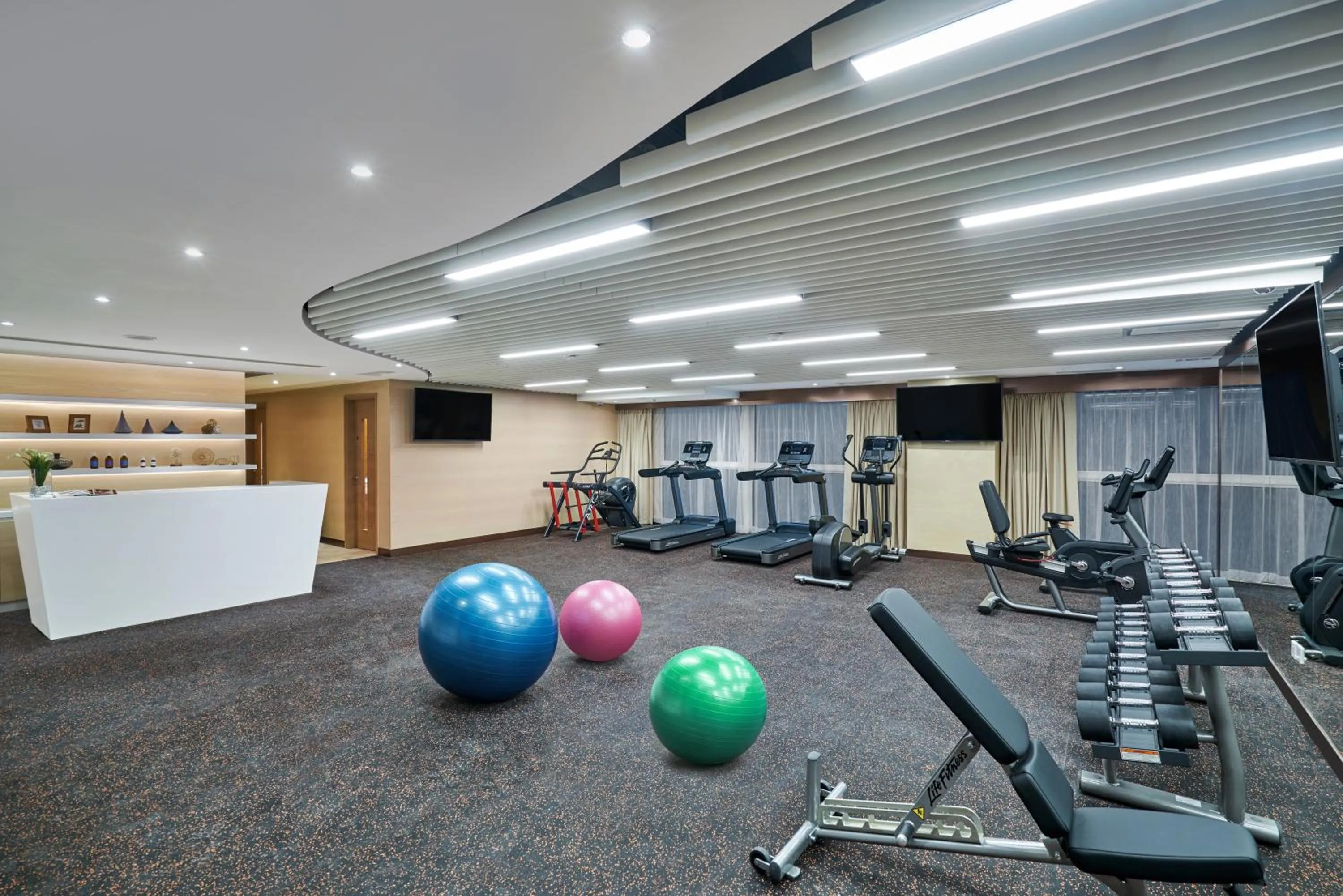 Fitness centre/facilities in Hotel COZi Resort Tuen Mun