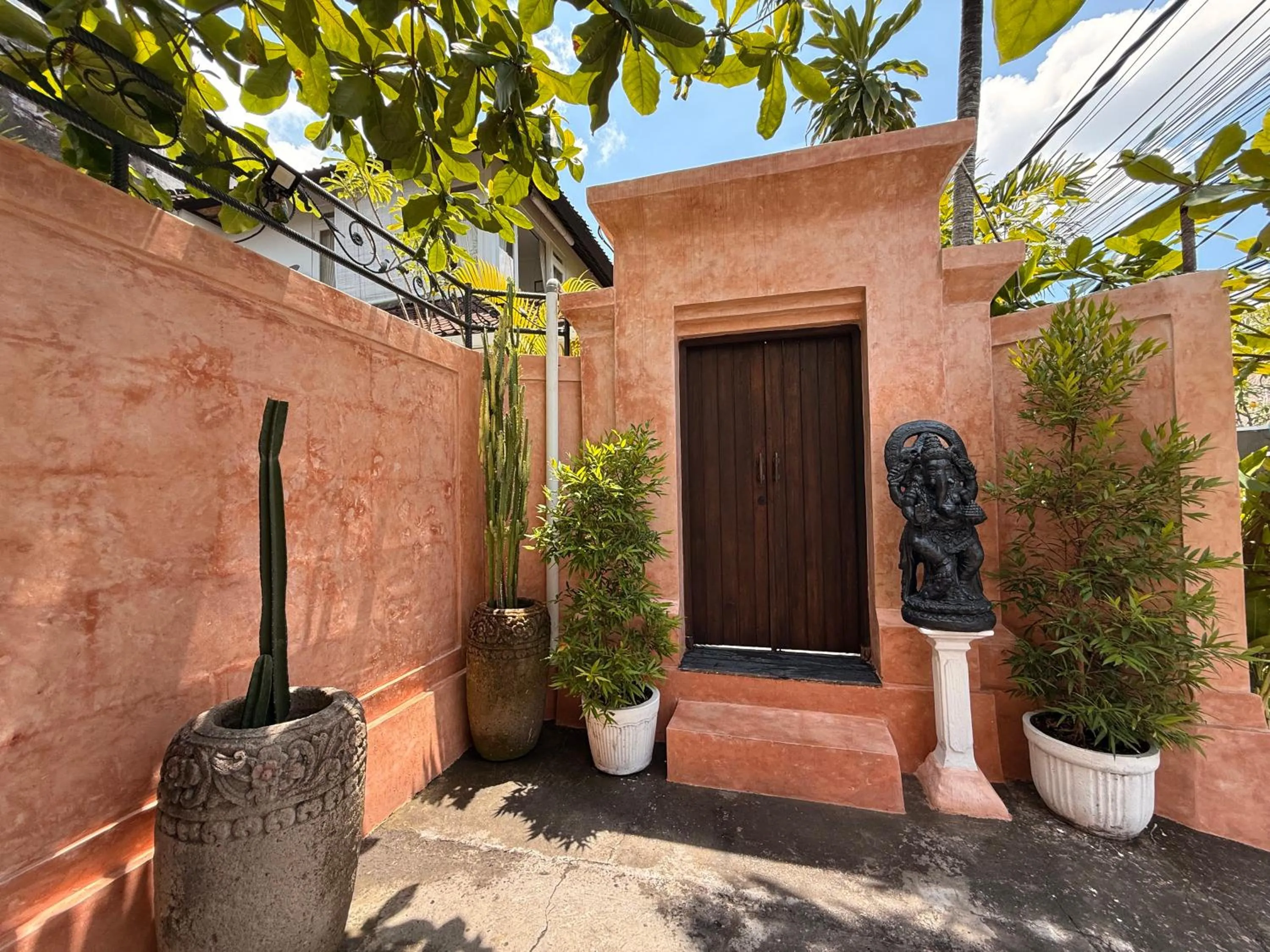 Day in Smiling Cactus Villas