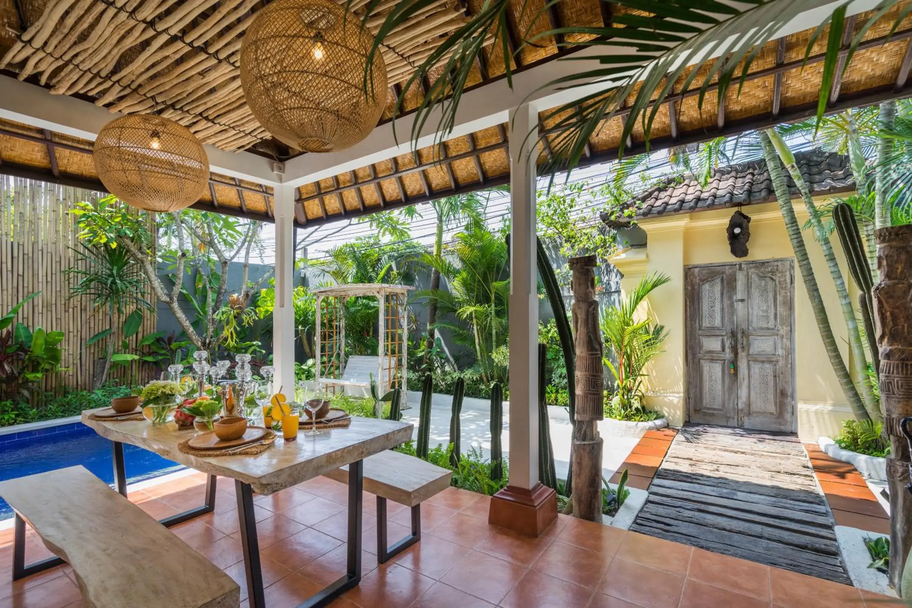 Day in Smiling Cactus Villas - Private Pool Villas in Central Seminyak Day in Smiling Cactus Villas - Private Pool Villas in Central Seminyak