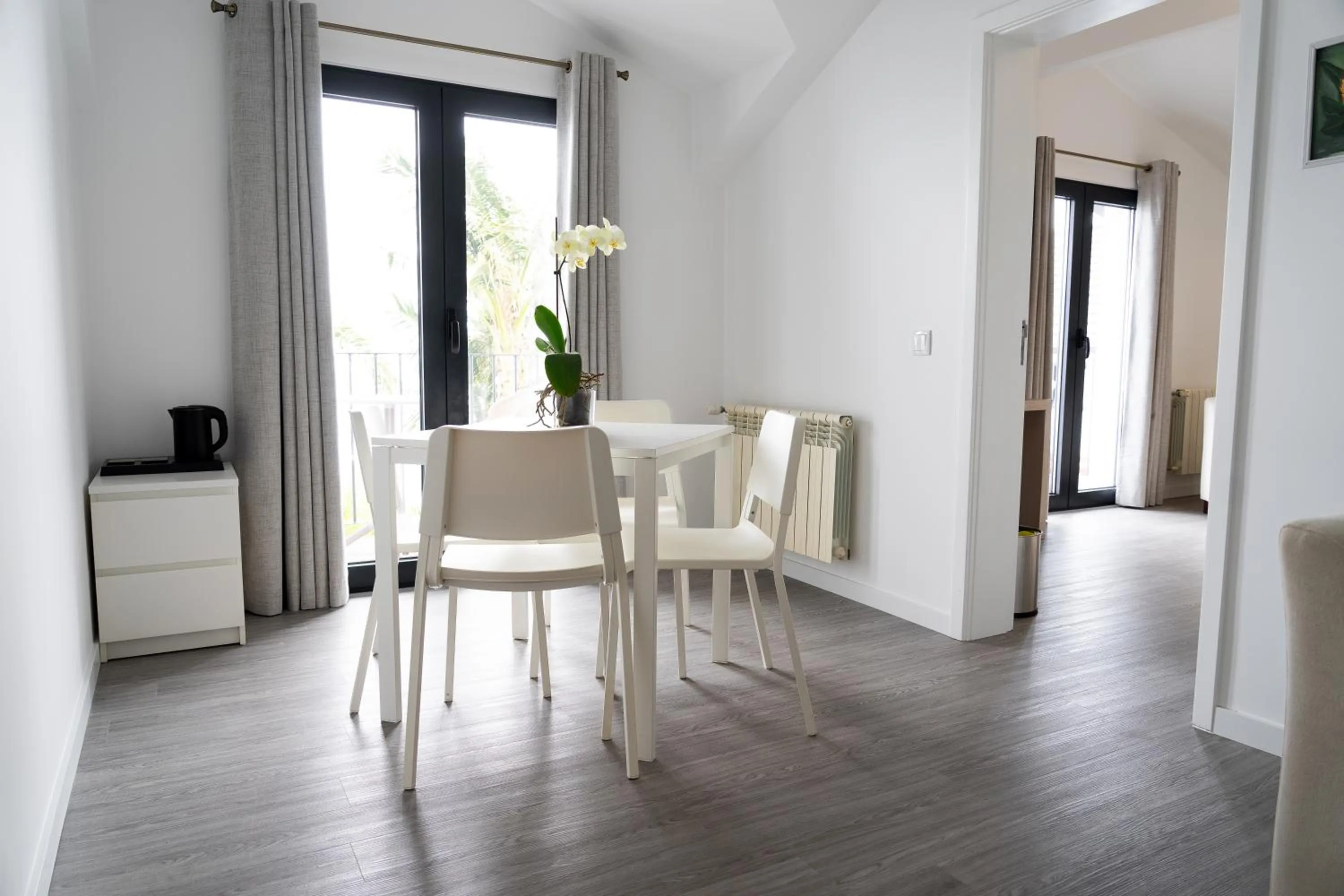 Dining area in Casa das Proteas