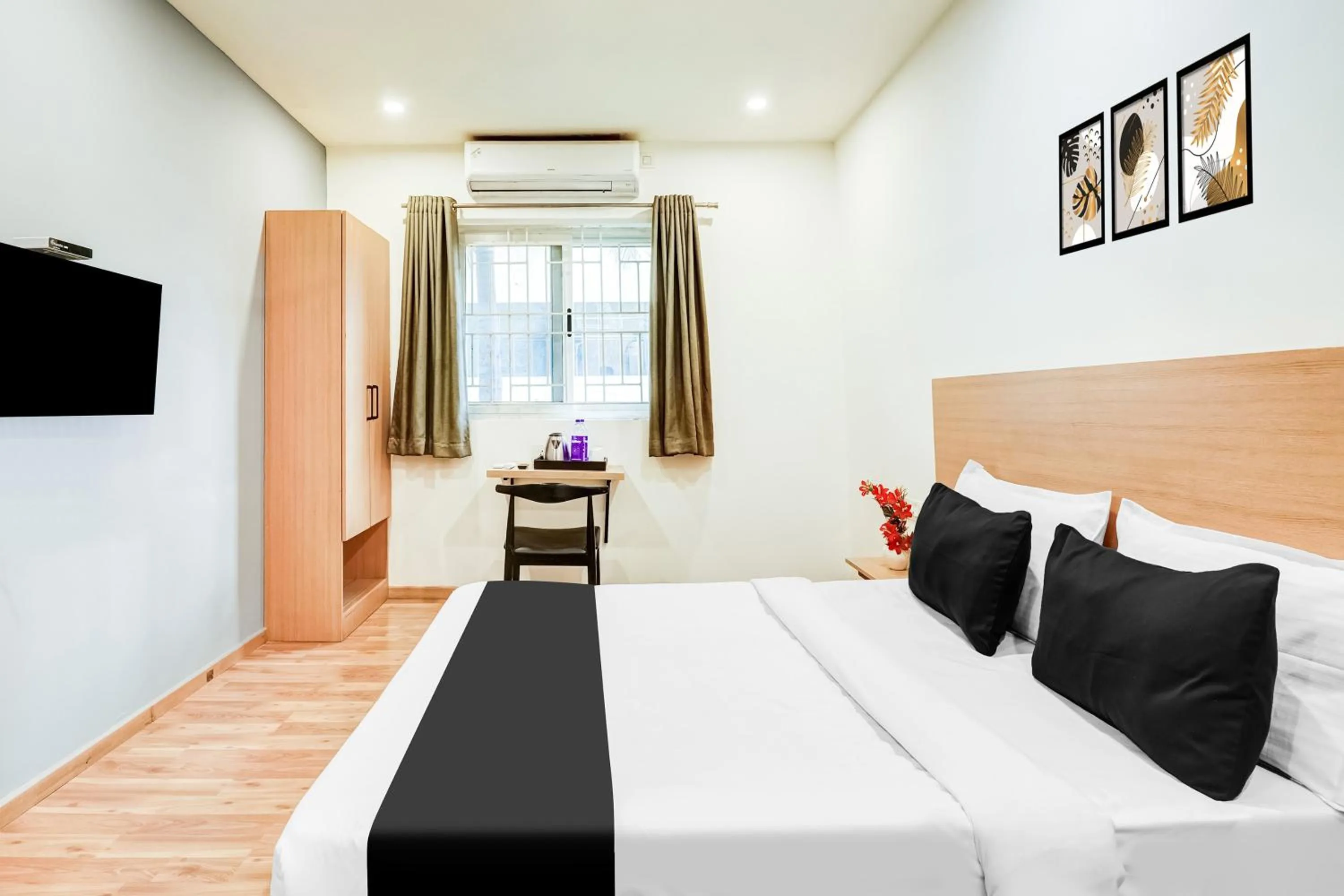 Bedroom, Bed in Super Townhouse RR Nagar
