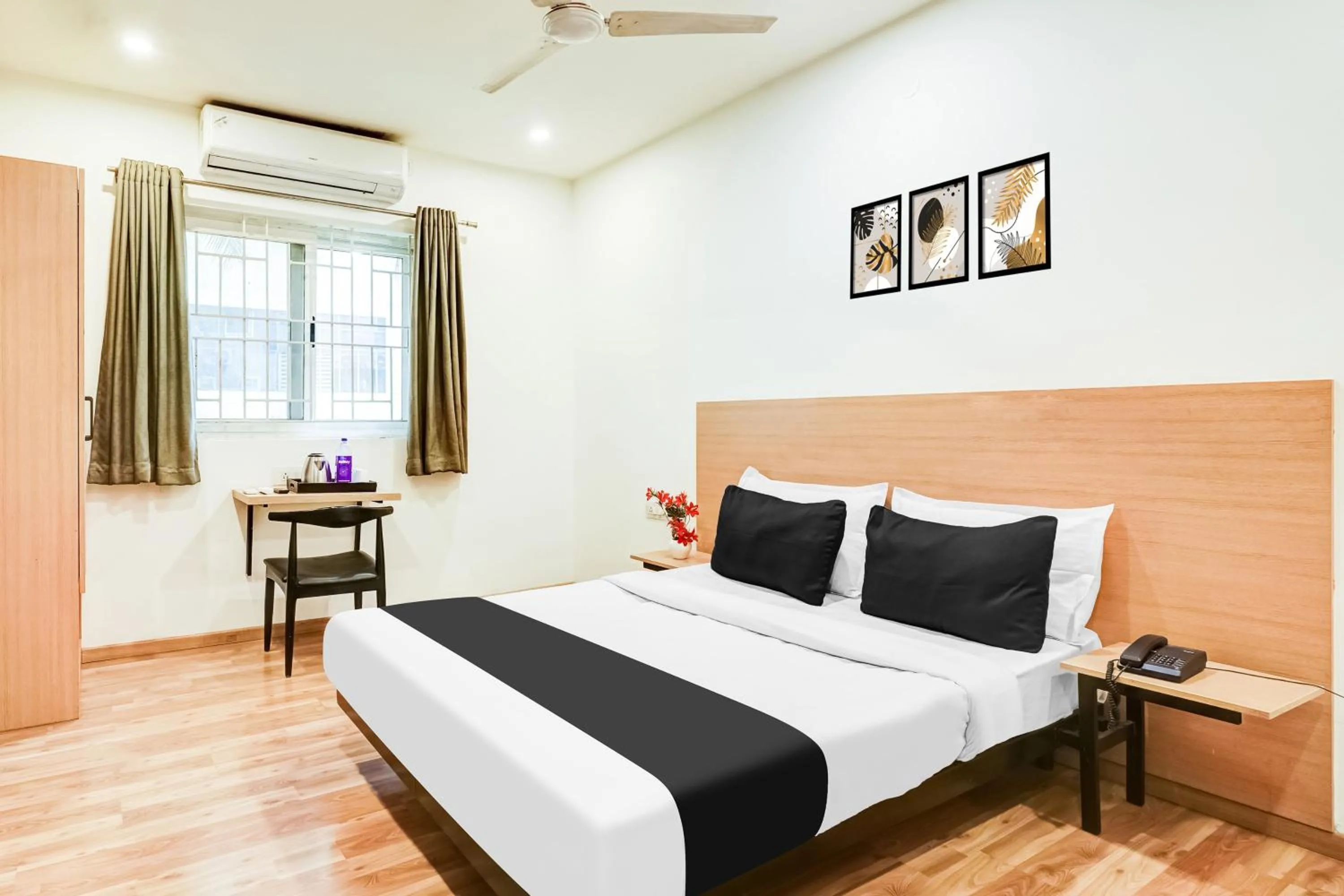 Bedroom, Bed in Super Townhouse RR Nagar