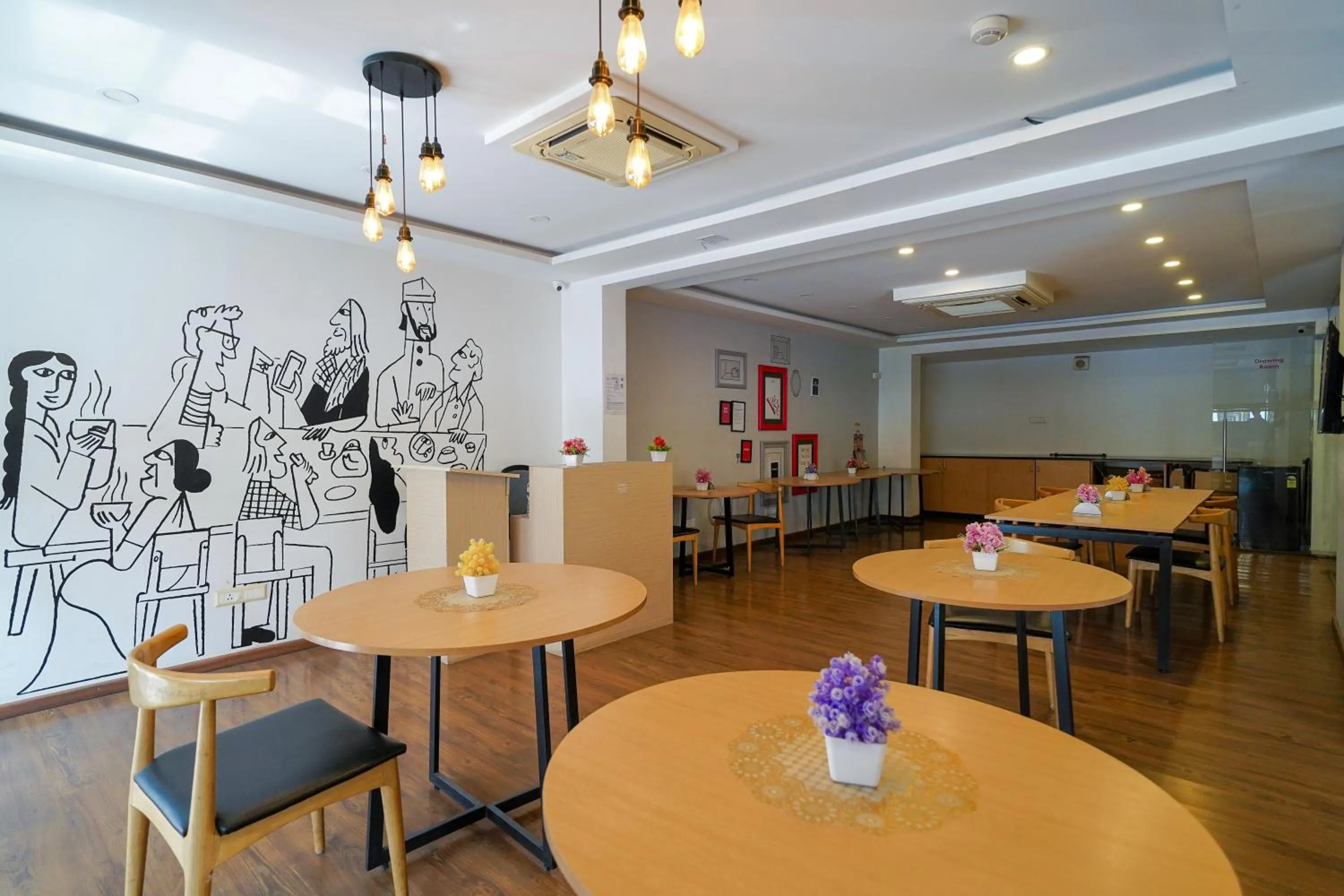 Restaurant/places to eat in Open Hotel by Olive - A1 Suites