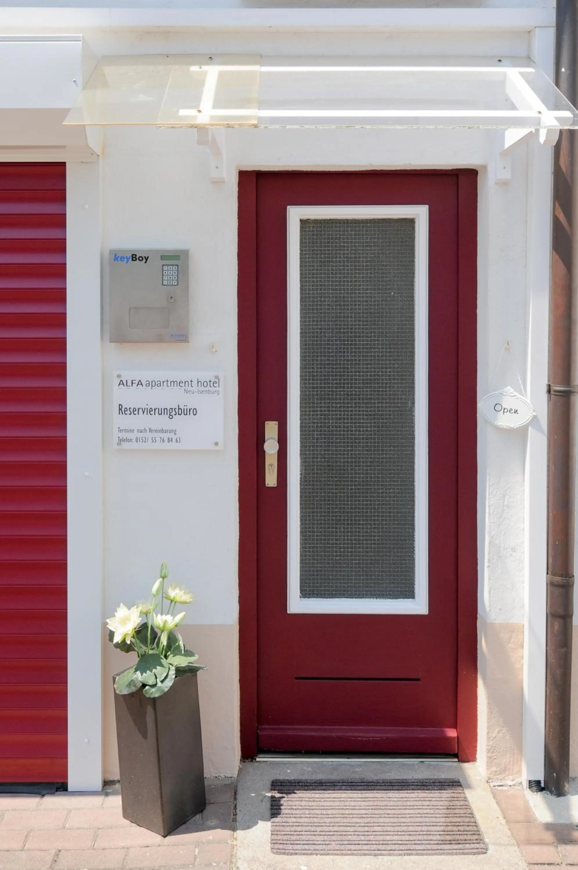 Facade/entrance in Alfa Apartment Hotel