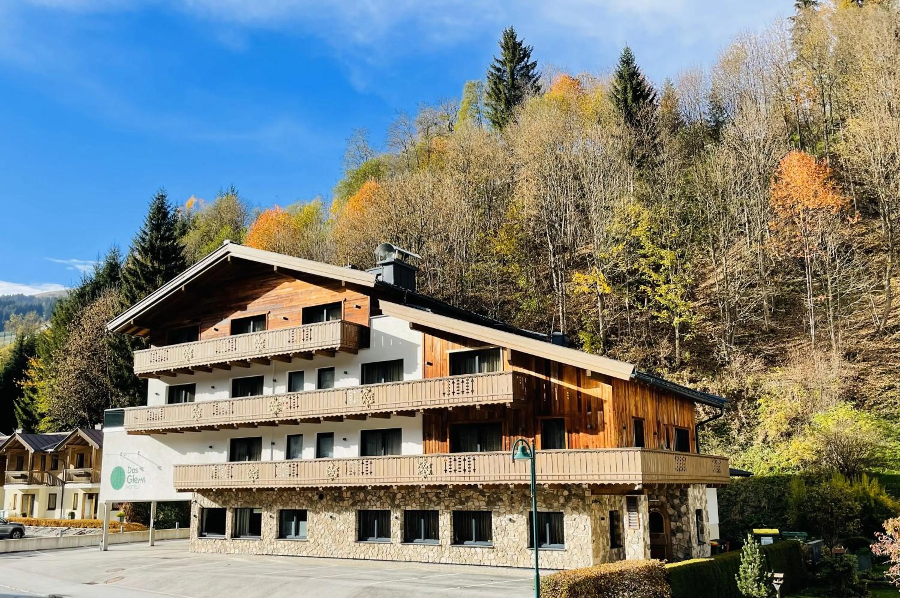 Property building in Das Glemm Hotel - Joker Card Partner