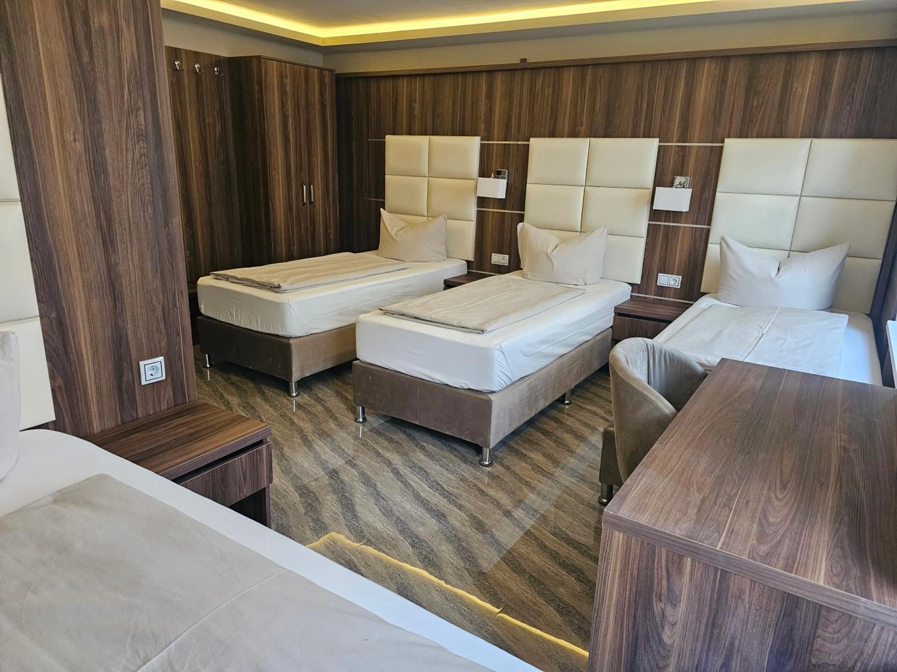 Bedroom, Bed in Hotel City Faber