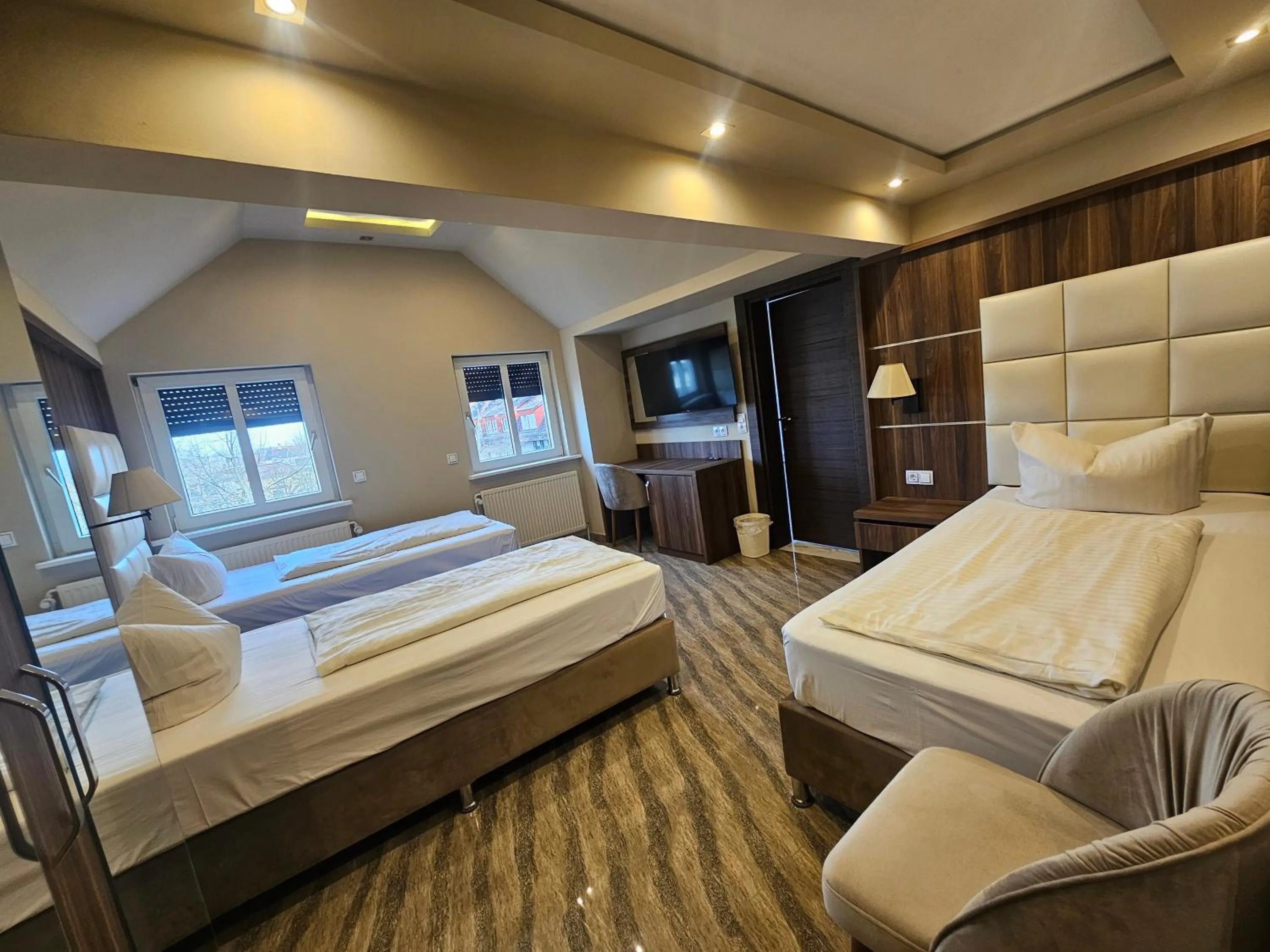 Bedroom, Bed in Hotel City Faber