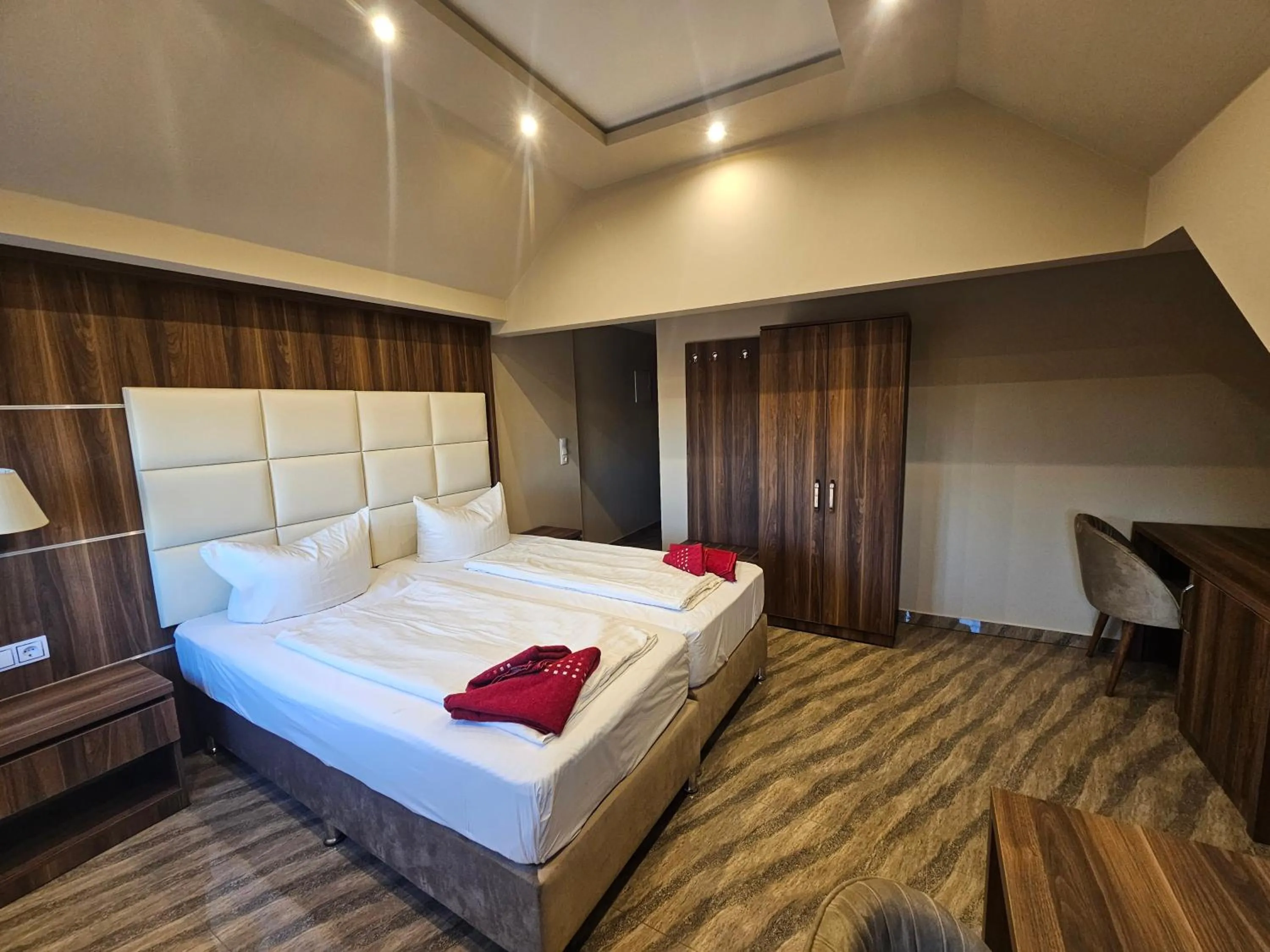 Bedroom, Bed in Hotel City Faber