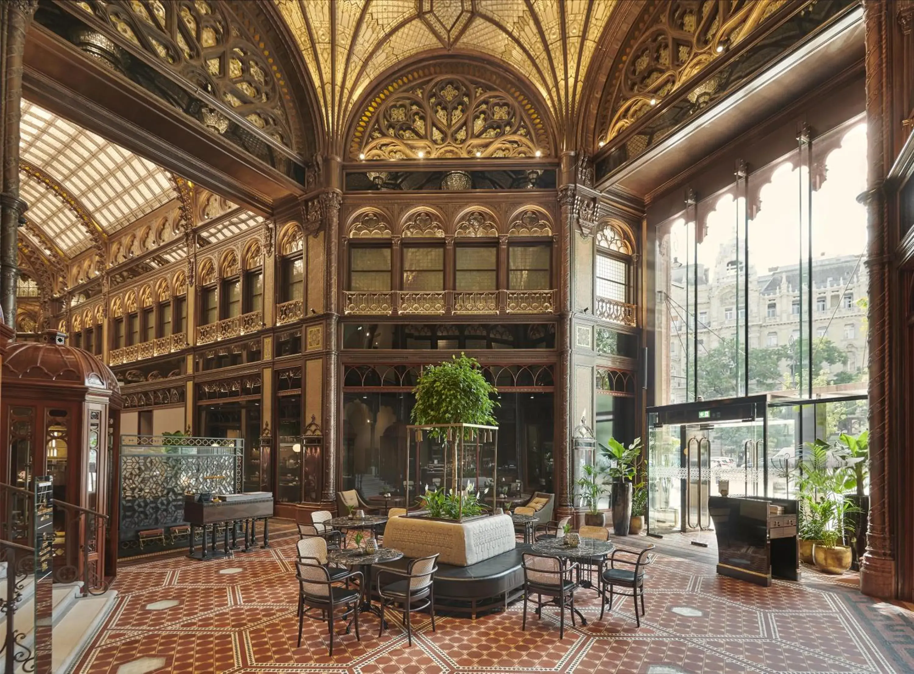 Restaurant/places to eat in Párisi Udvar Hotel Budapest, part of Hyatt Restaurant/places to eat in Párisi Udvar Hotel Budapest, part of Hyatt