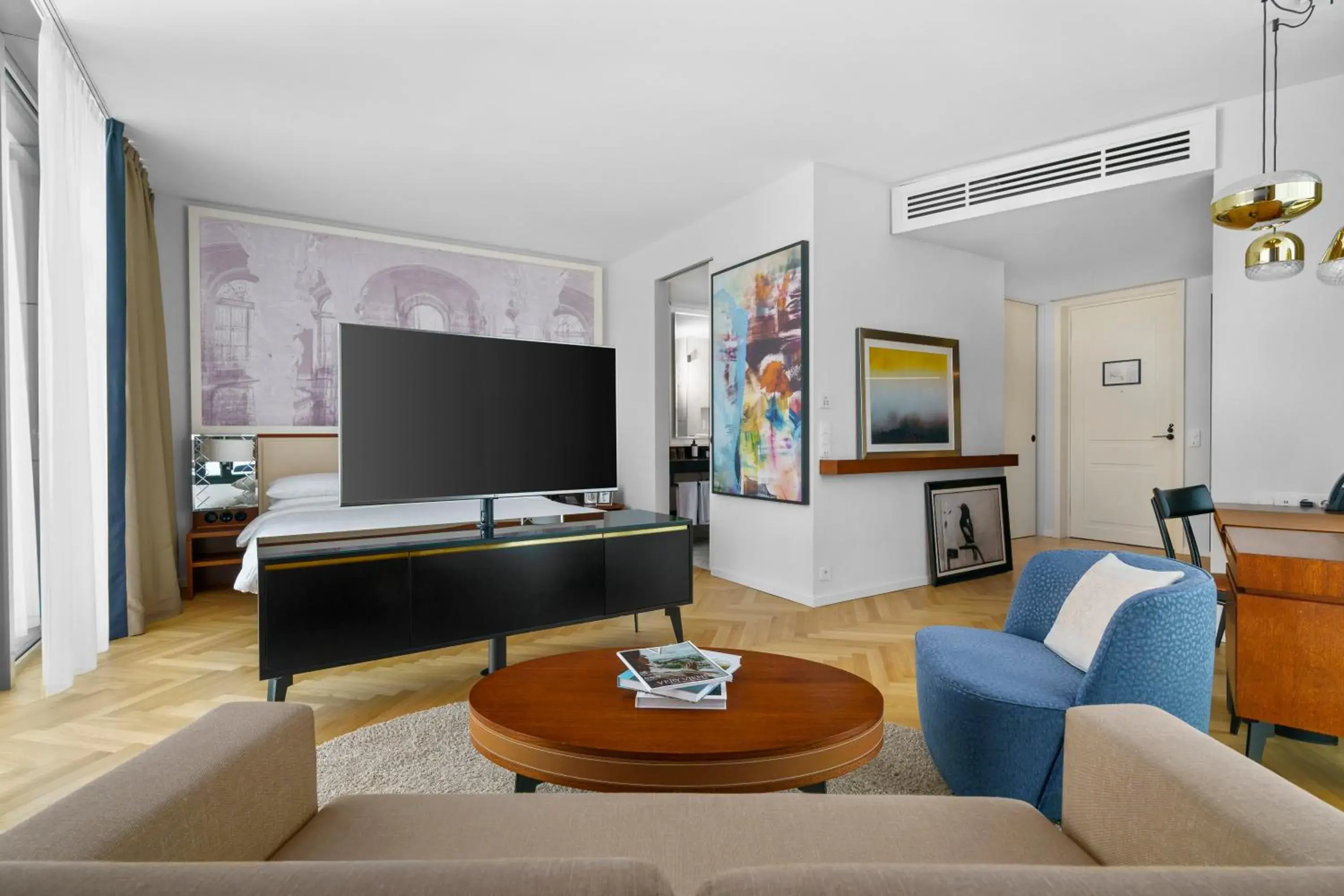 Living room in Andaz Vienna Am Belvedere, By Hyatt Living room in Andaz Vienna Am Belvedere, By Hyatt