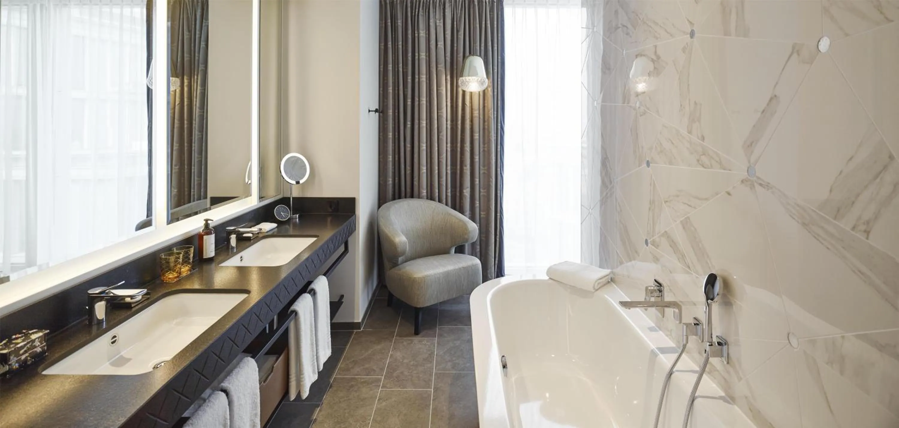 Photo of the whole room in Hyatt Regency Vienna