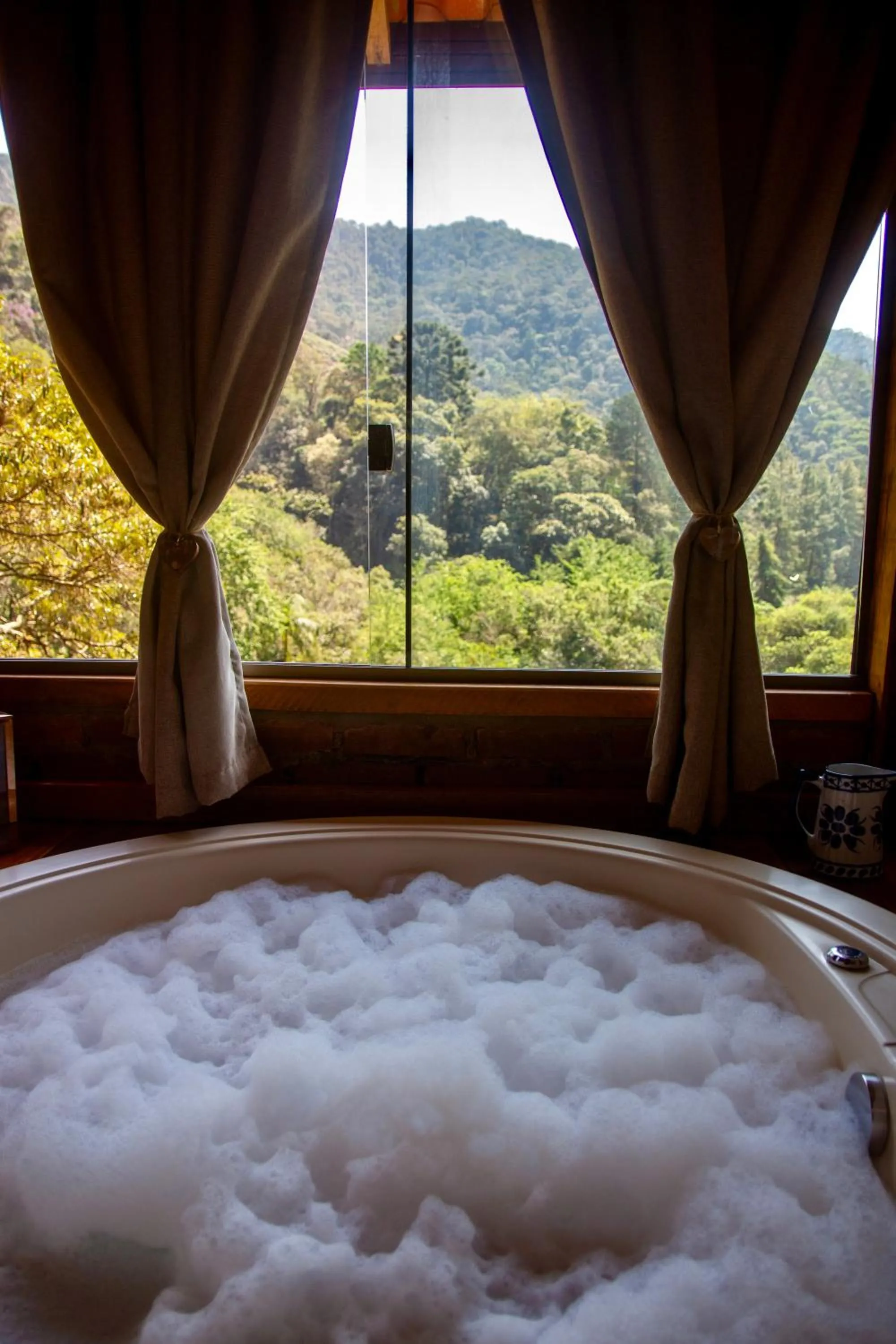 Hot Tub in Pousada Moriá