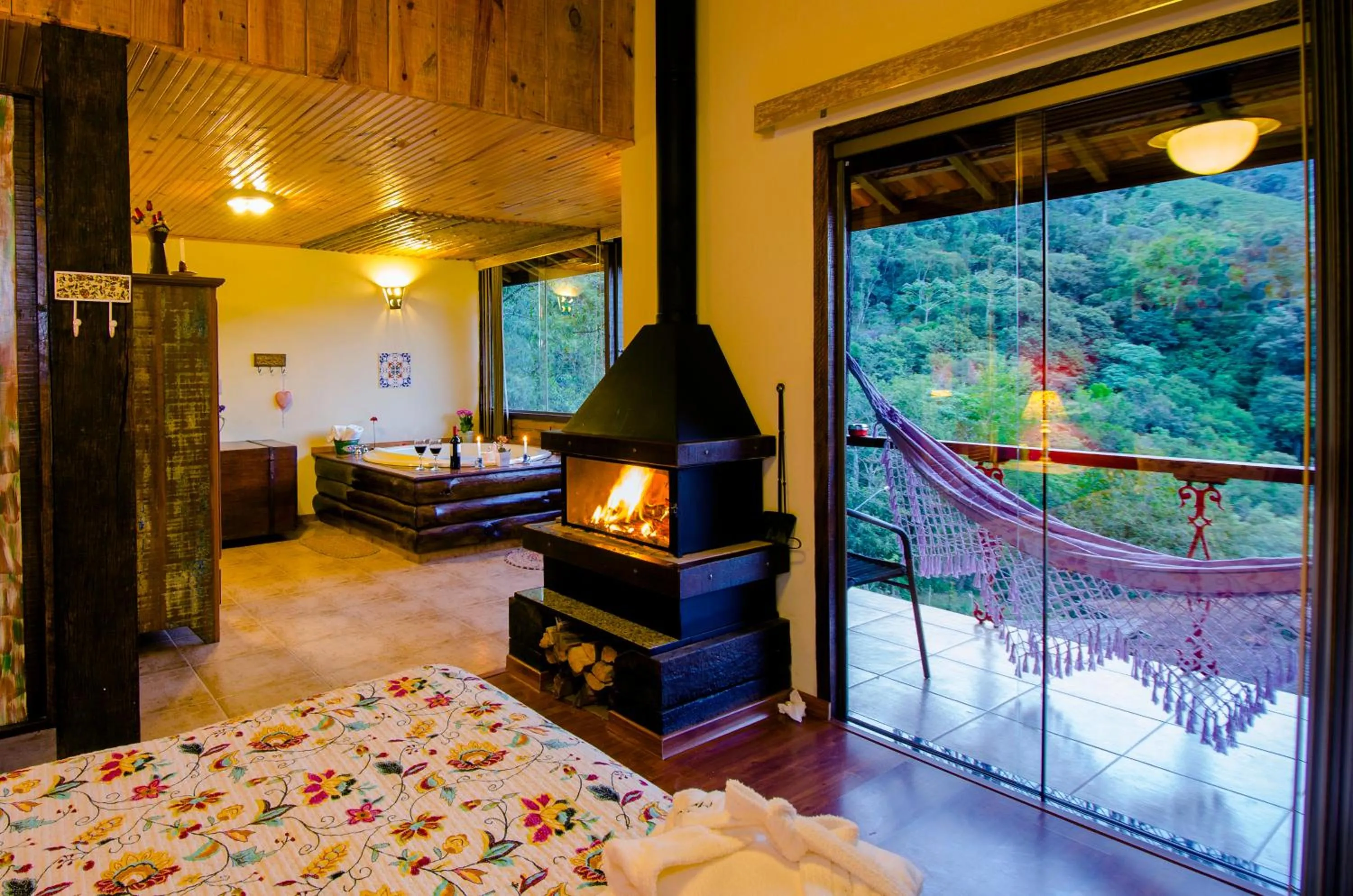 Photo of the whole room, Bed in Pousada Moriá