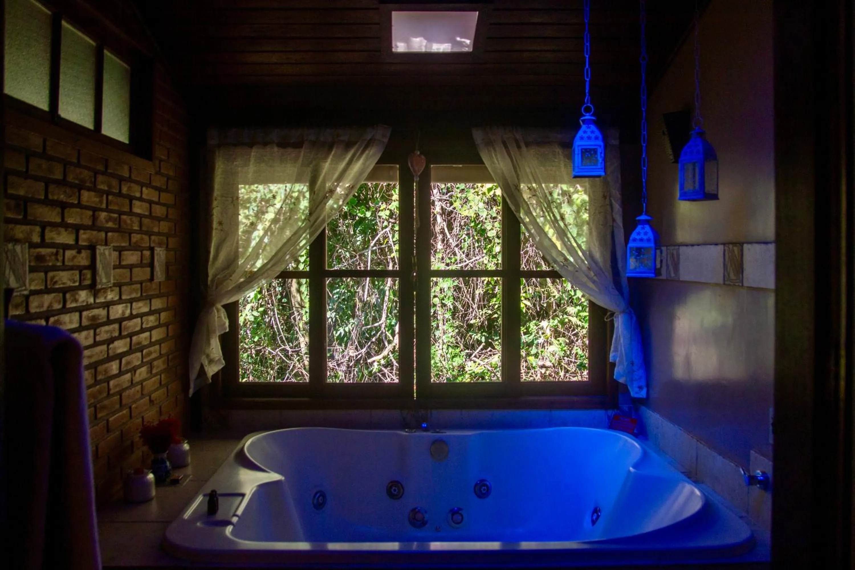 Hot Tub in Pousada Moriá