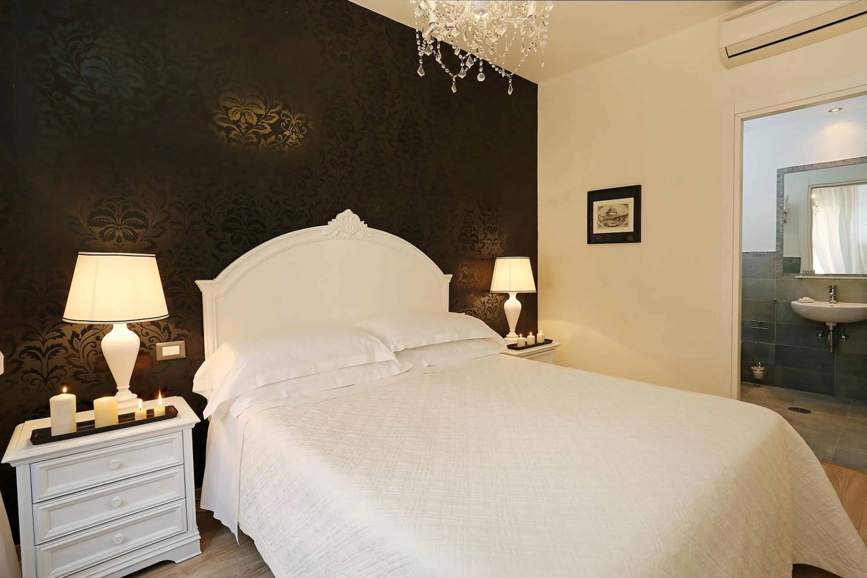 Bedroom, Bed in Daplace - HQH Colosseo