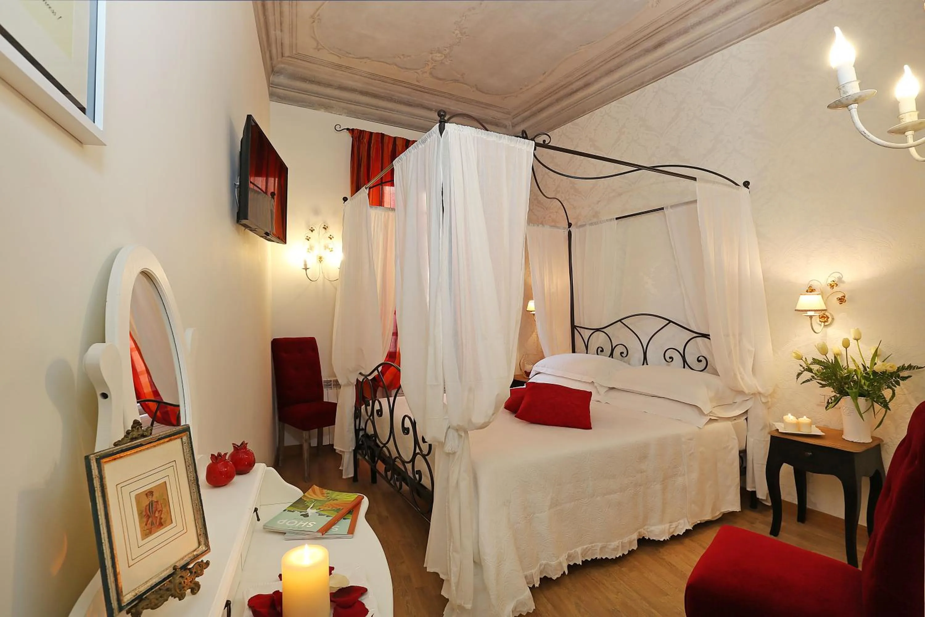 Bedroom, Bed in Daplace - HQH Colosseo