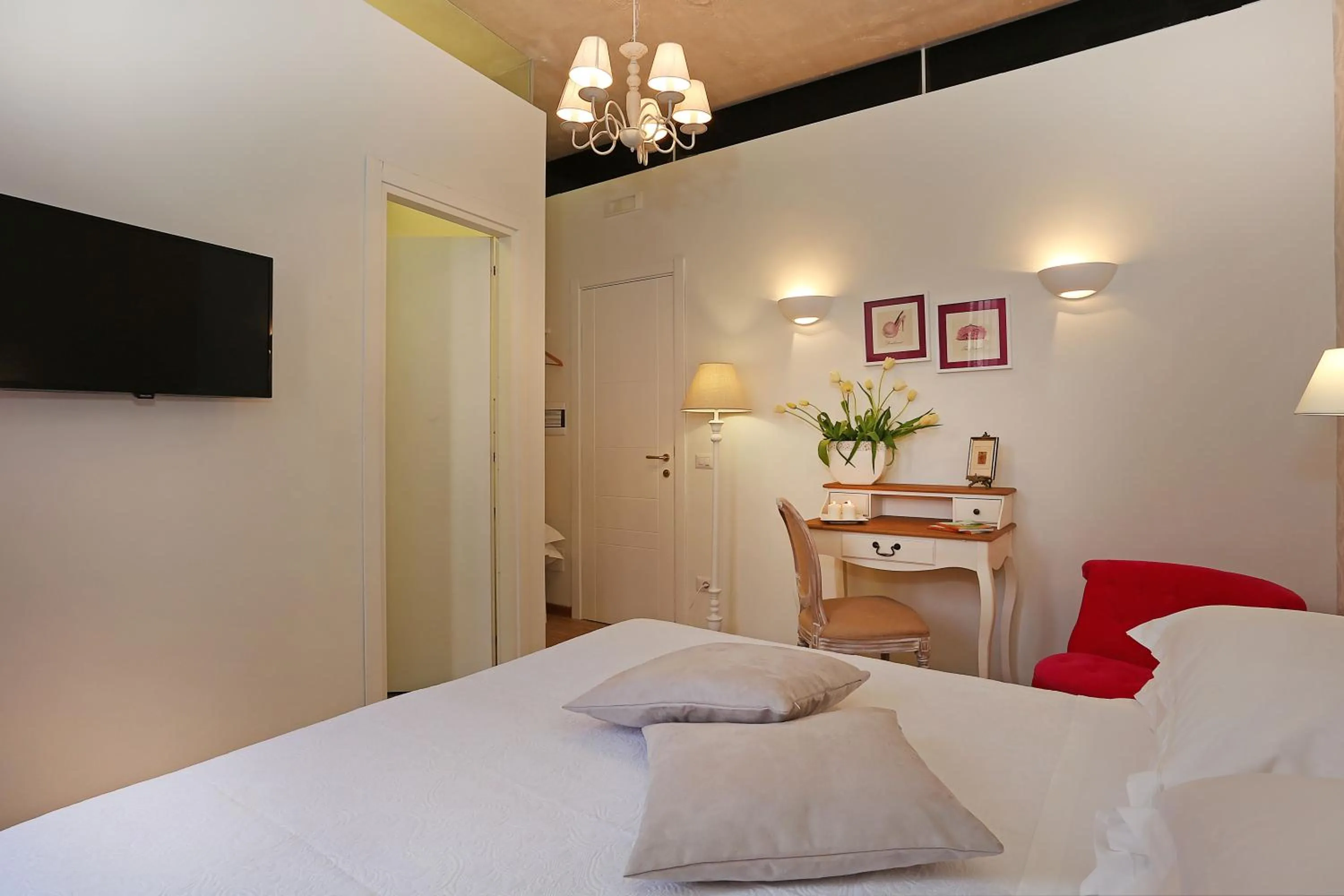 Bedroom, Bed in Daplace - HQH Colosseo