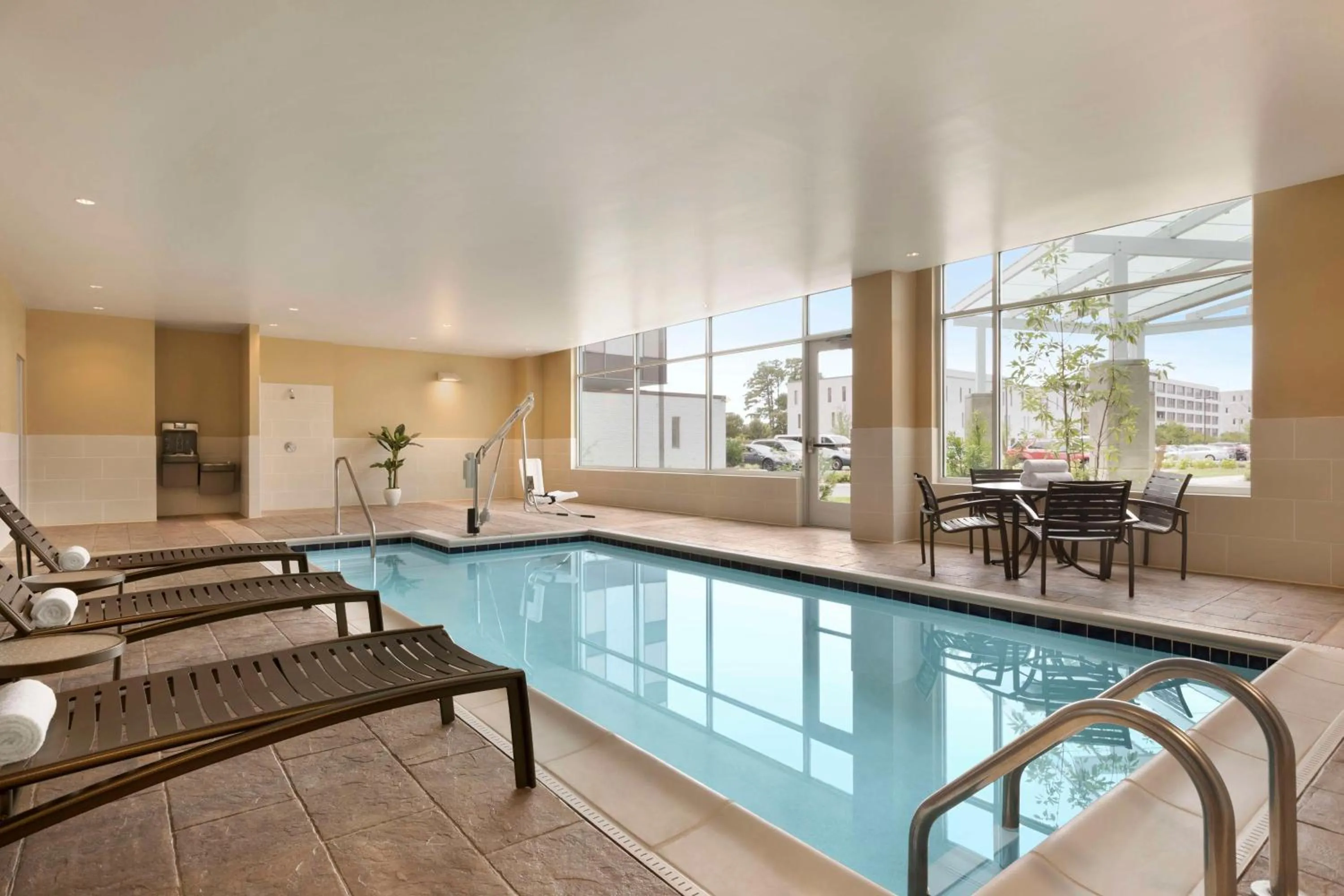 Swimming pool in Hyatt Place Virginia Beach Town Center