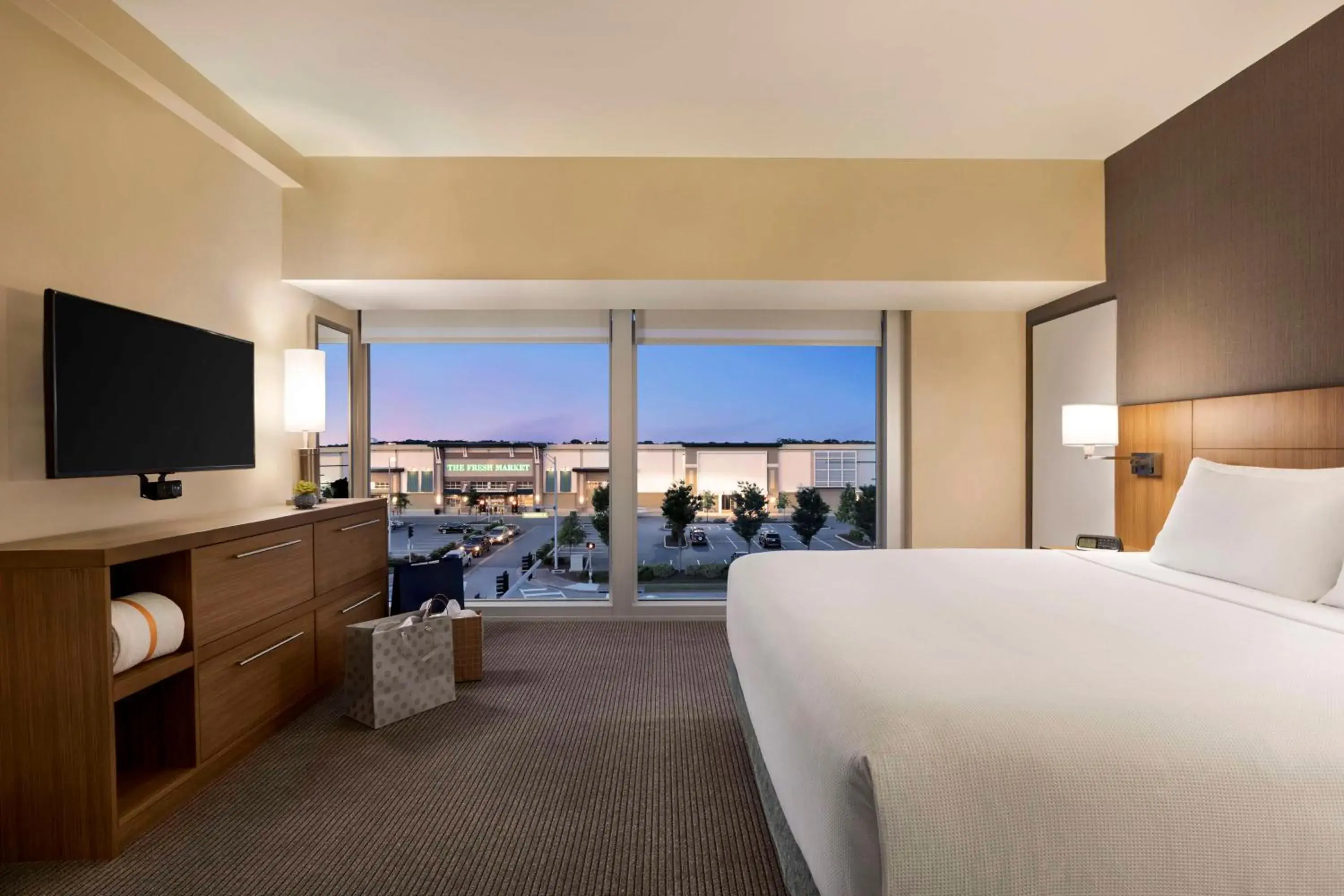 Photo of the whole room, Bed in Hyatt Place Virginia Beach Town Center Photo of the whole room, Bed in Hyatt Place Virginia Beach Town Center