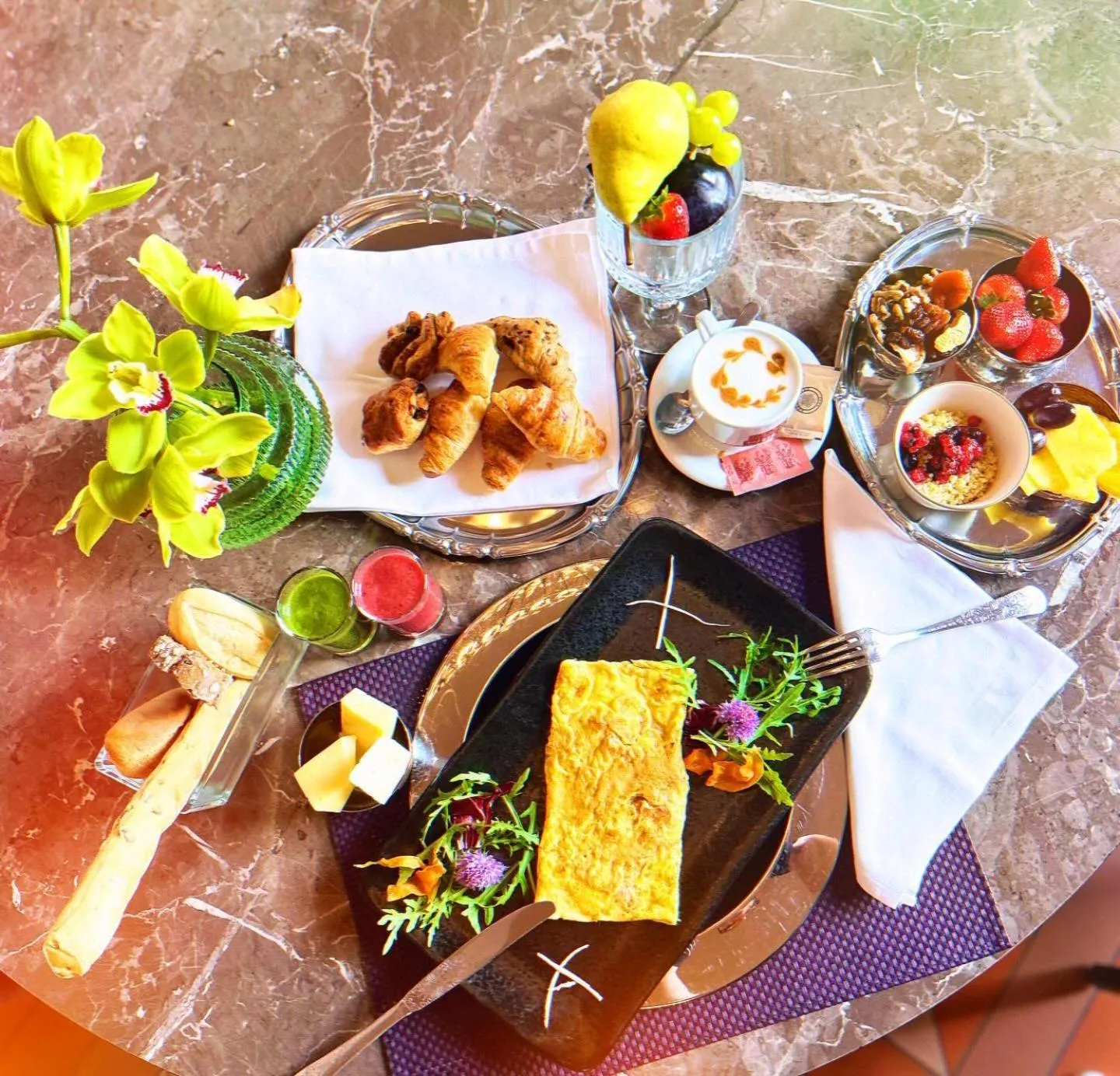 Food and drinks in Hotel Grand Koper