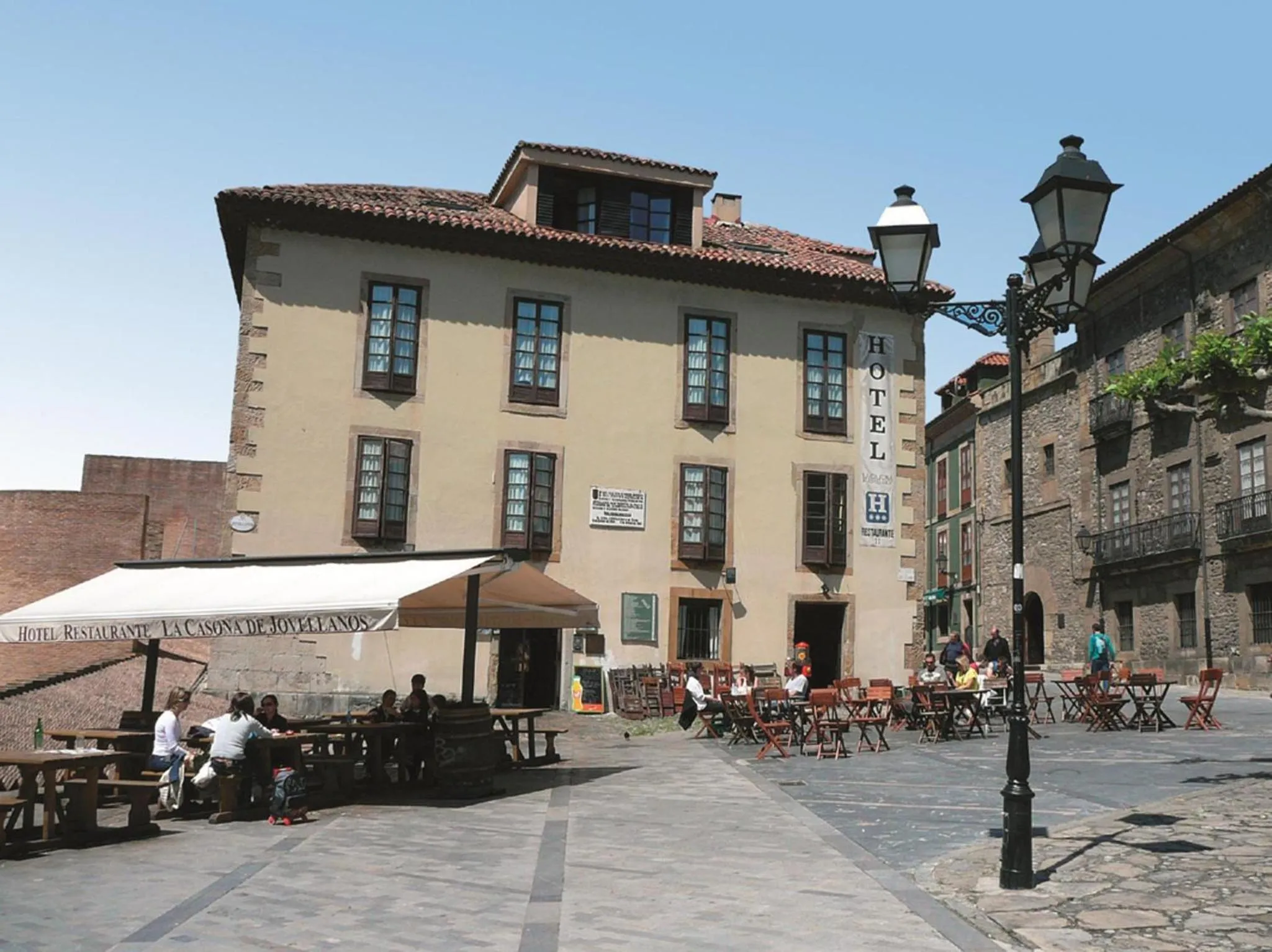 Facade/entrance in La Casona de Jovellanos