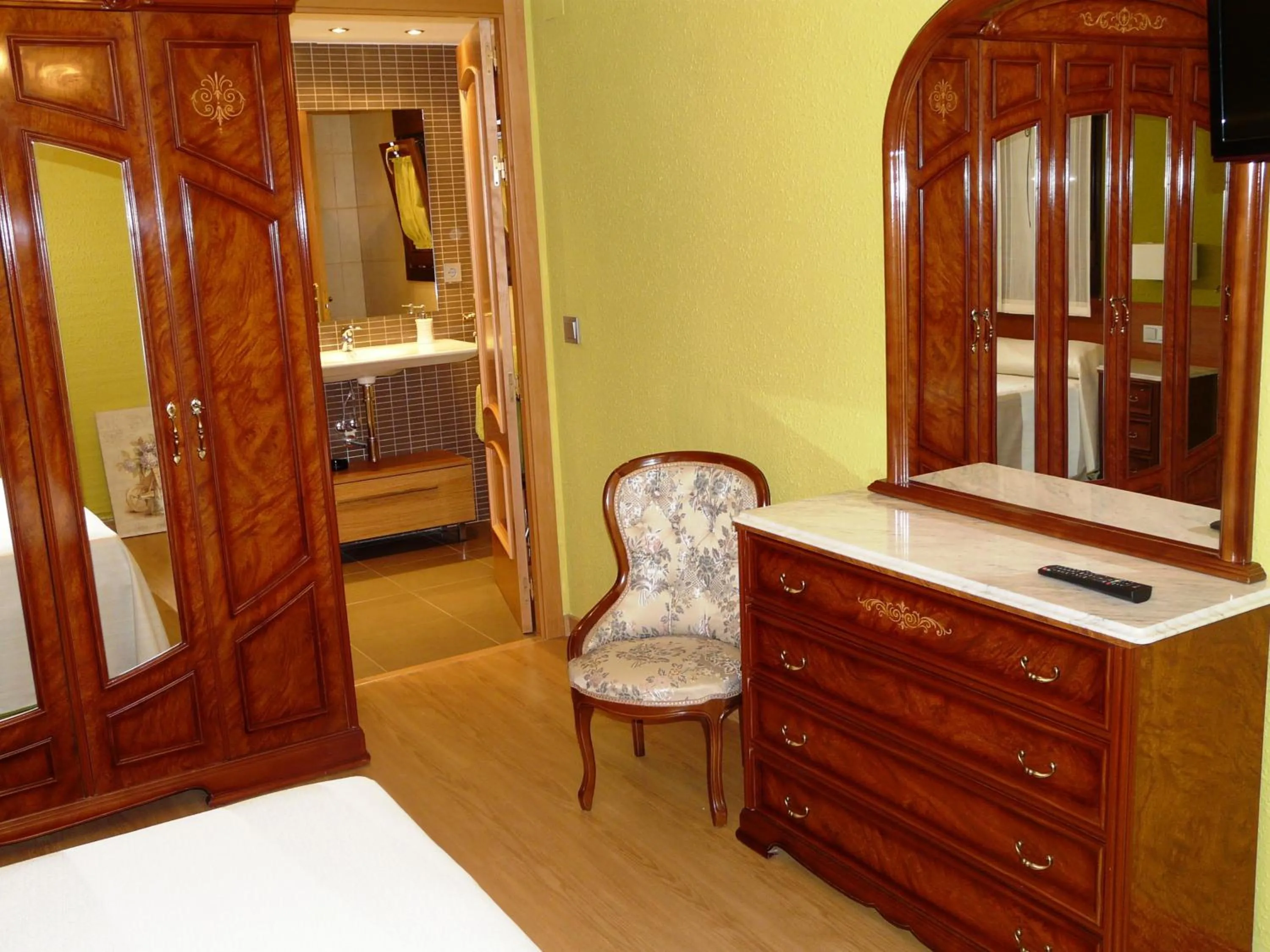 Bedroom, Bed in Apartamento Turístico Guara Casa Castro