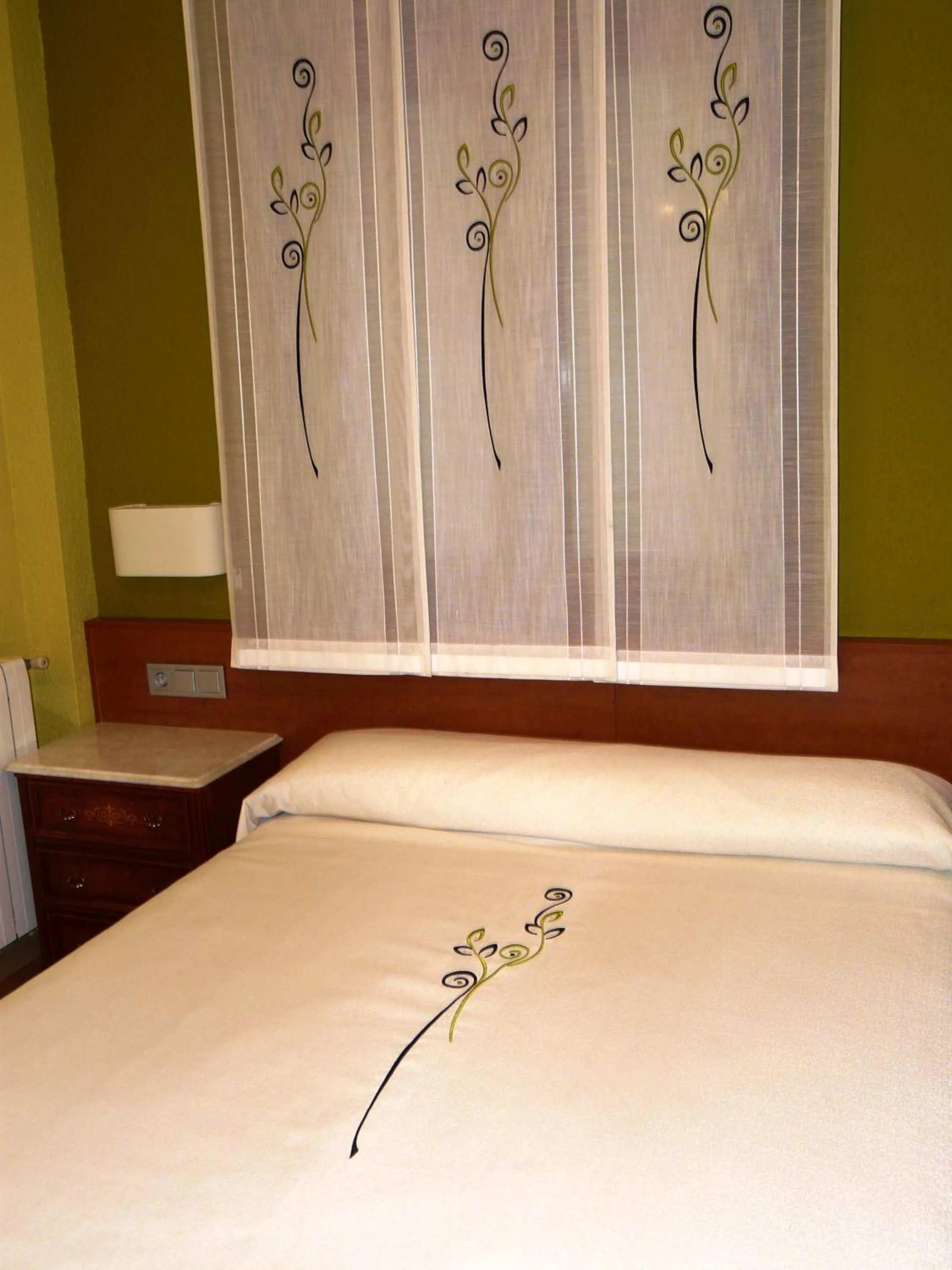 Bedroom, Bed in Apartamento Turístico Guara Casa Castro
