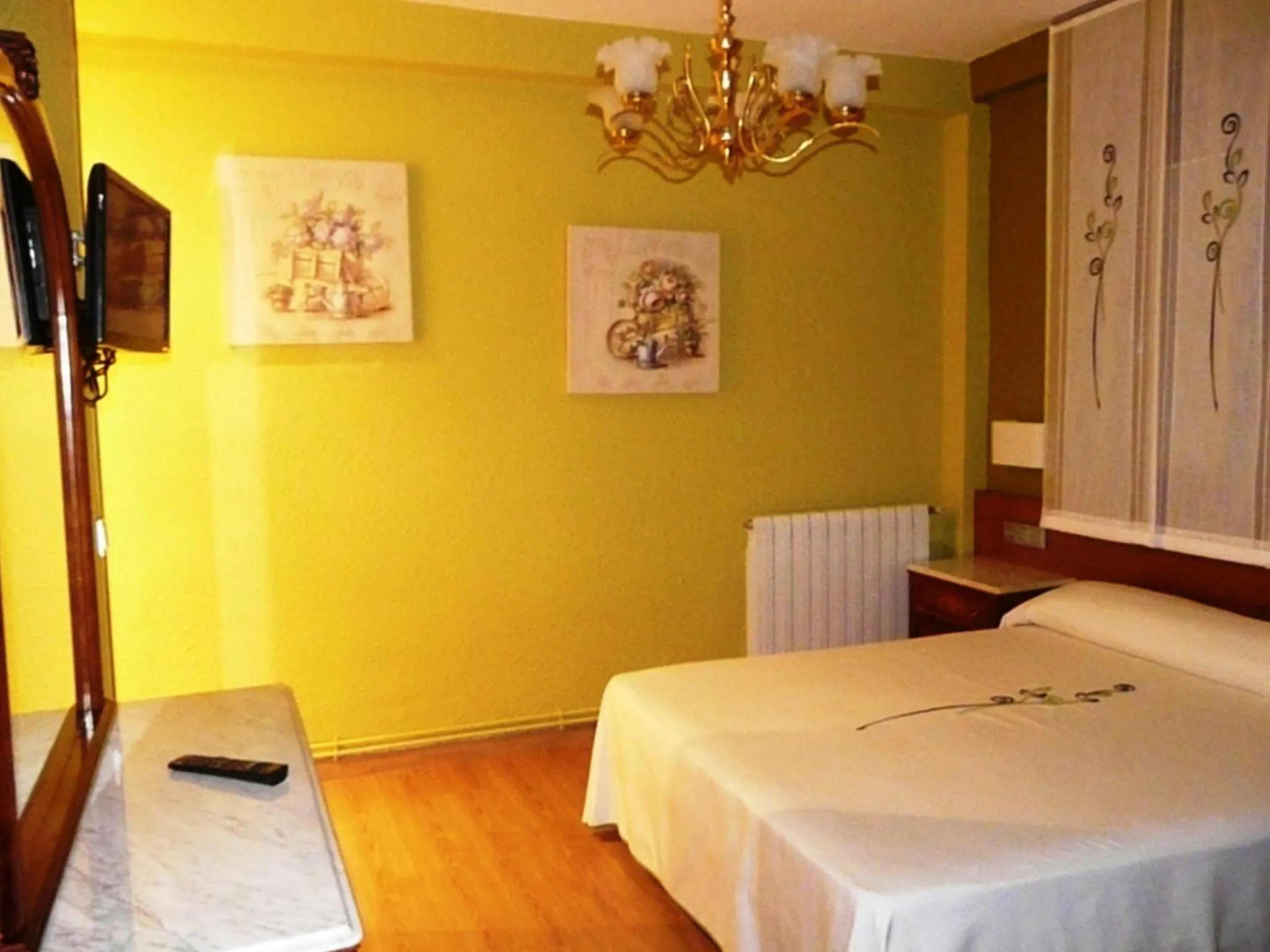 Bedroom, Bed in Apartamento Turístico Guara Casa Castro