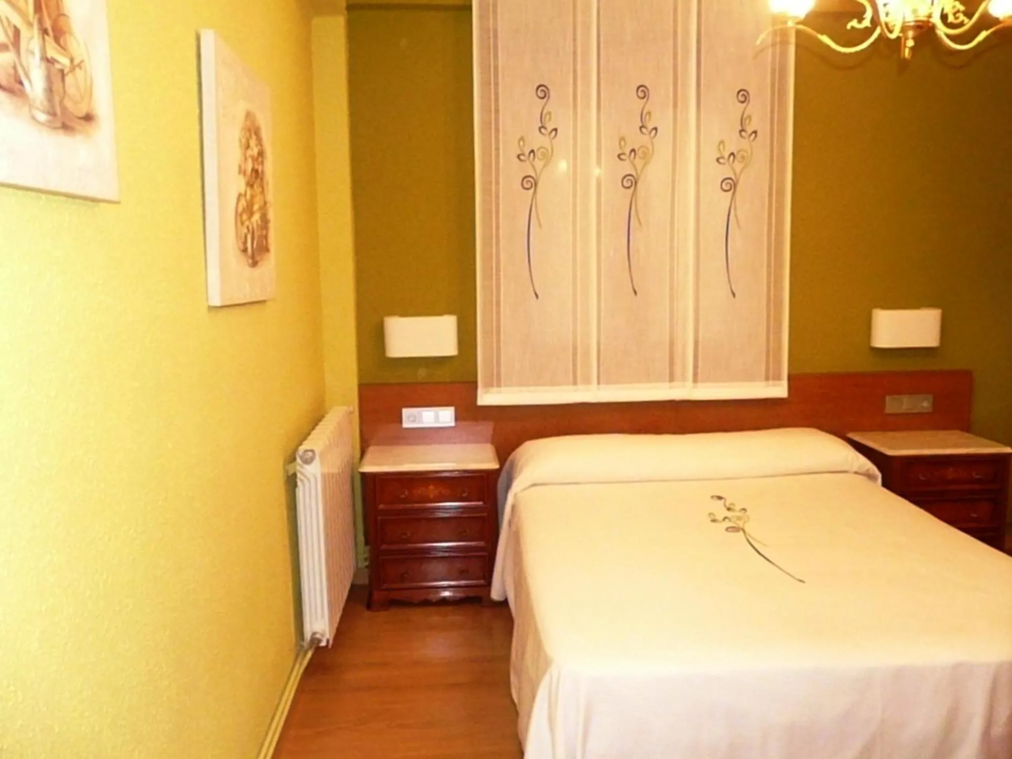 Bedroom, Bed in Apartamento Turístico Guara Casa Castro